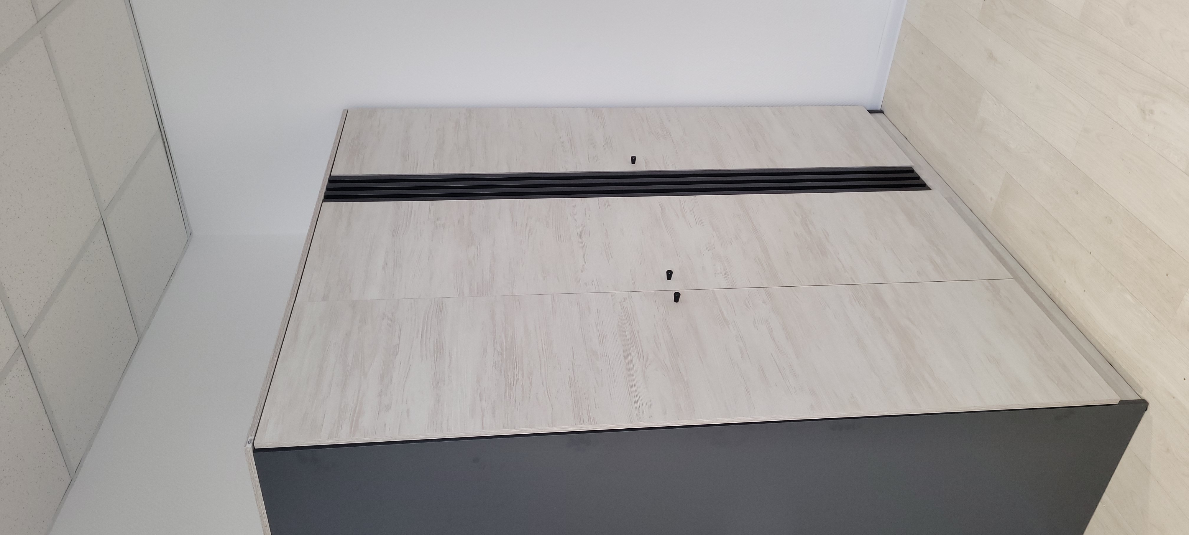 Фото збірка шафи на 3 дверці