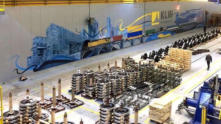 Фото Брендування стіни цеху з виготовлення колісних пар