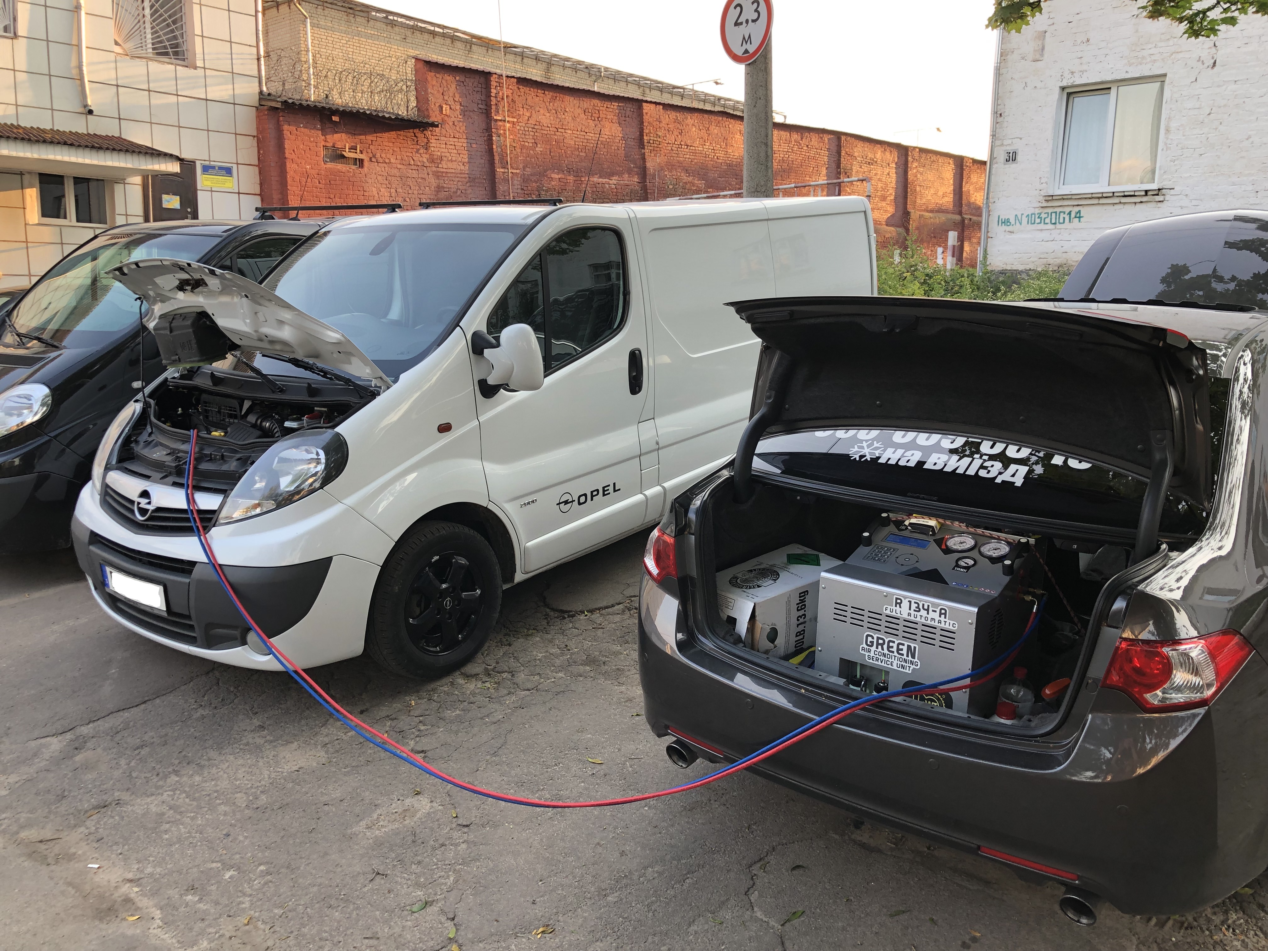 Фото Заправка автокондиціонерів на виїзд 2