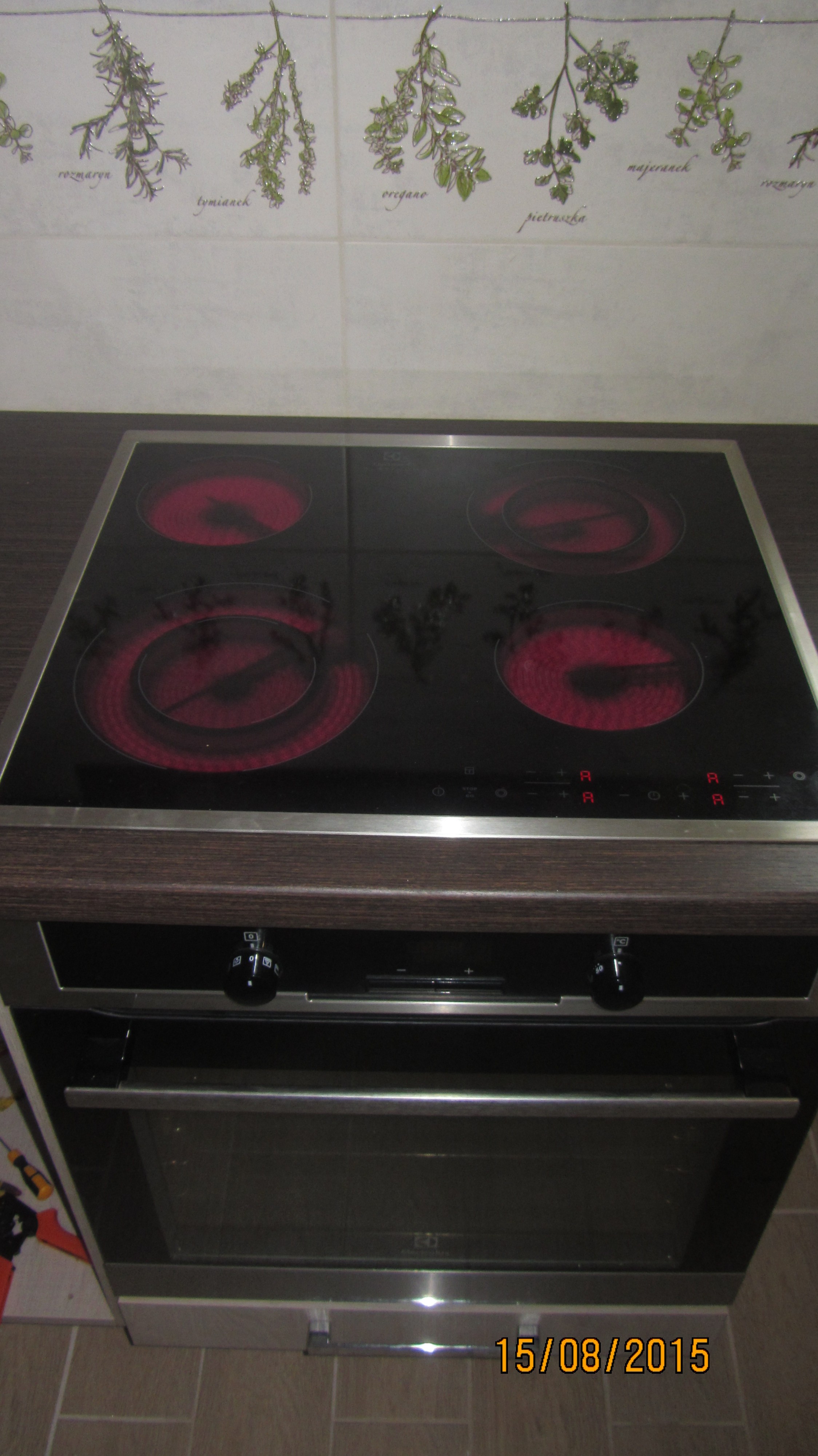 Фото Подключение стеклокерамической варочной поверхности ELECTROLUX EHF 96342 XK http://kabanchik.com.ua/tasks/item/54169-ustanovki-rozetki-perepodklyuchit