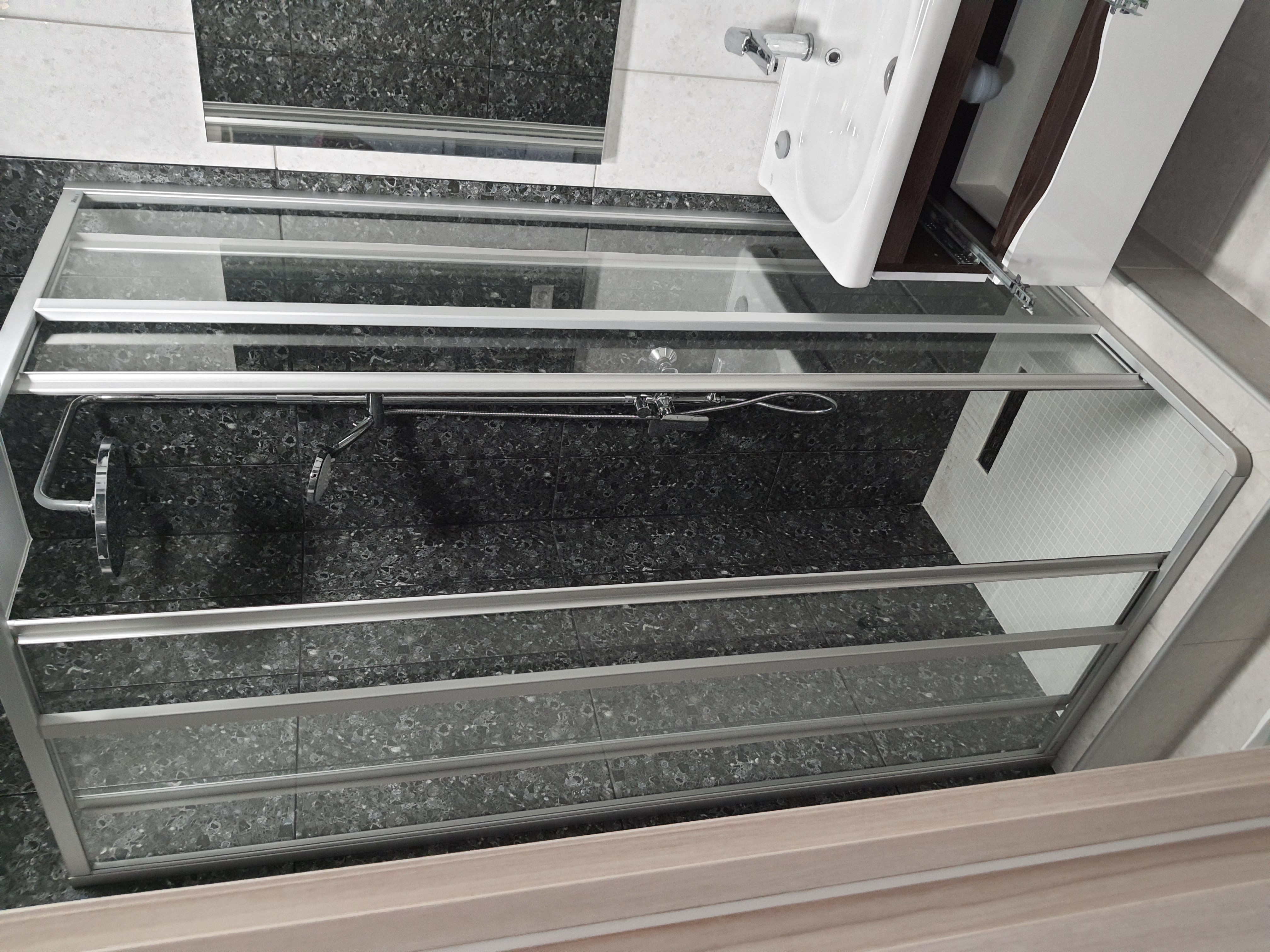 Фото монтаж сантехніки