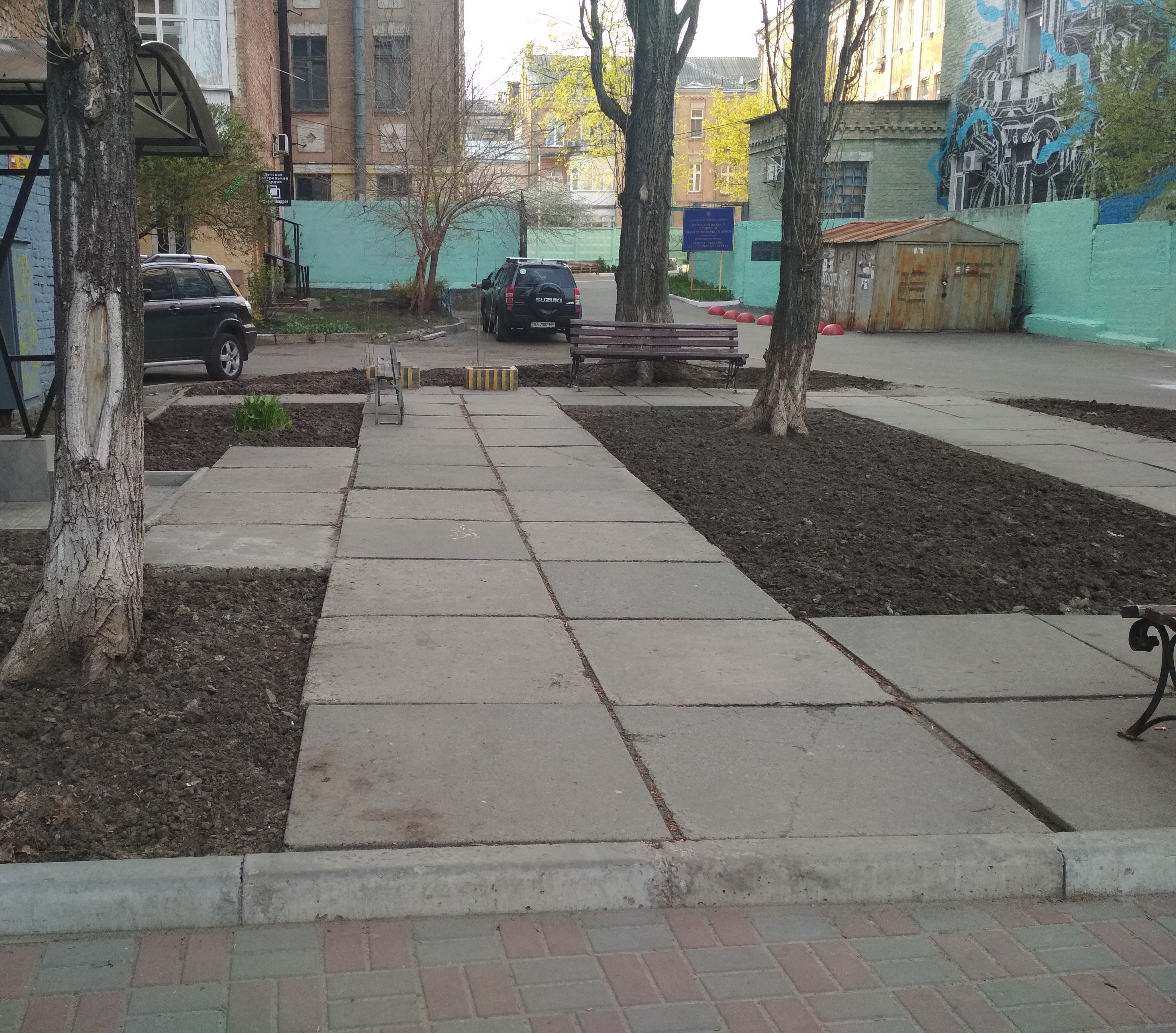 Фото Вскопать клумбу