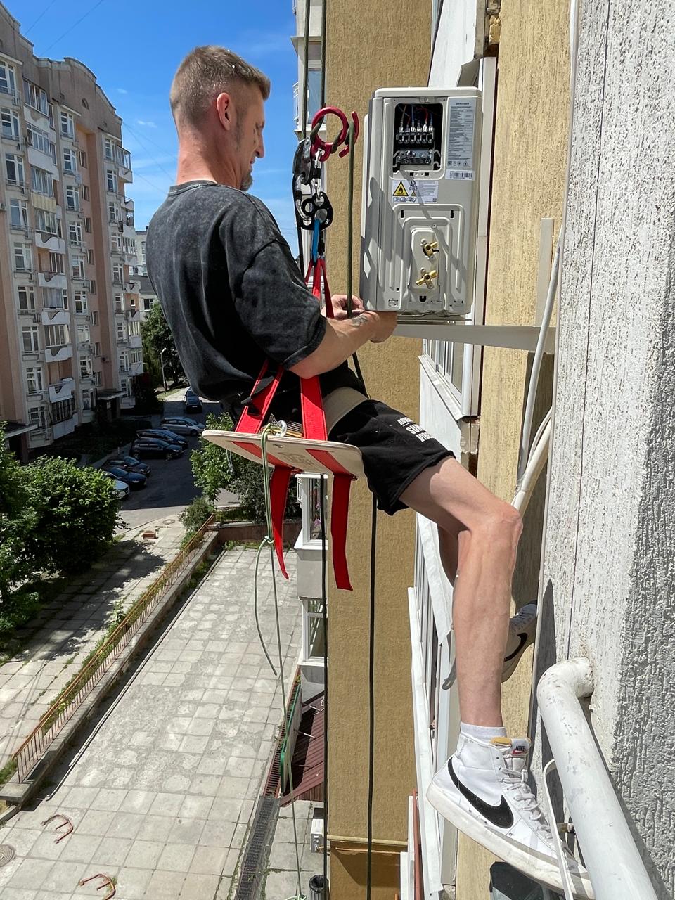 Фото Прокладання фреономагістралей 2