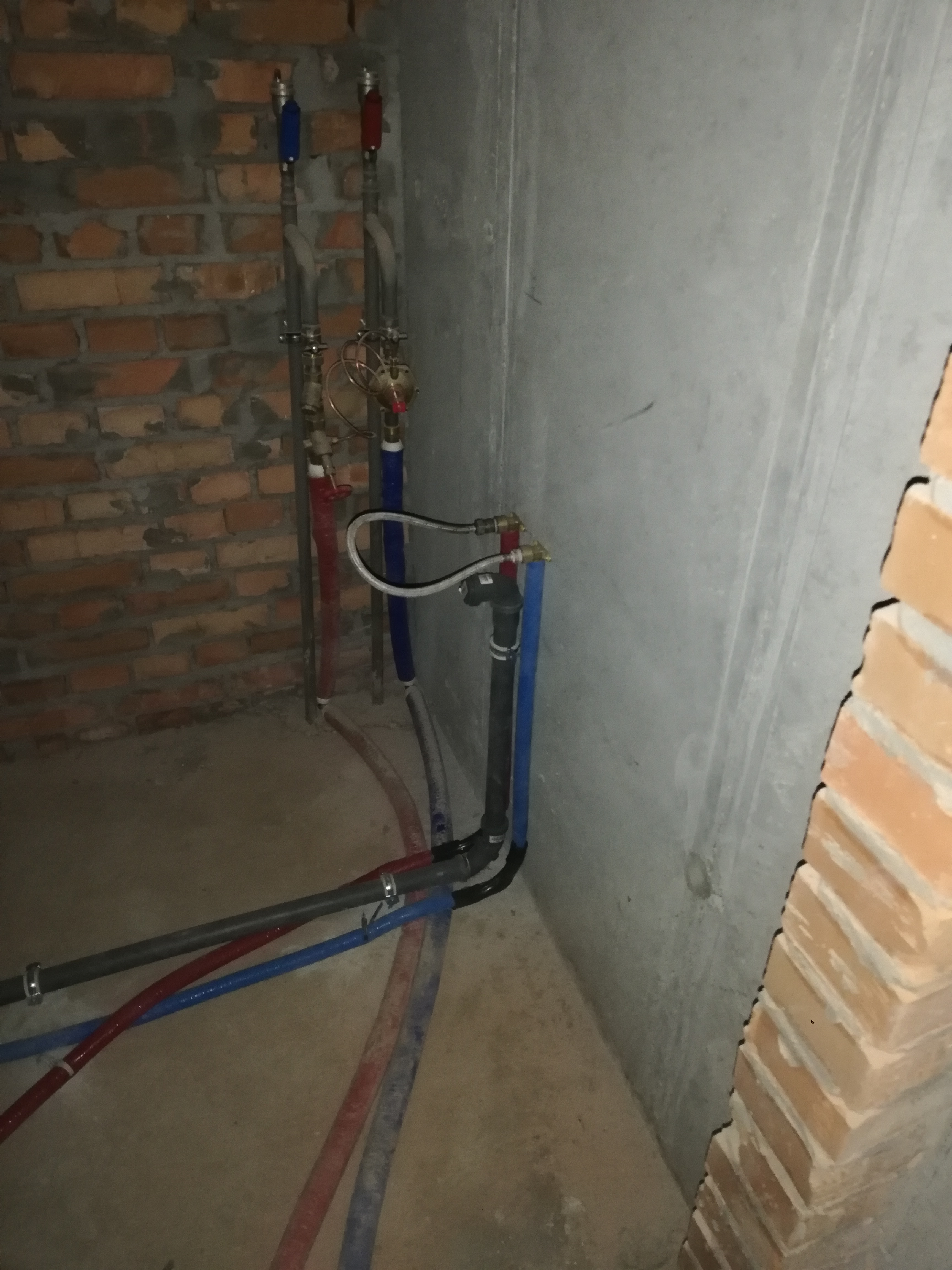 Фото Развода воды и канализации. 