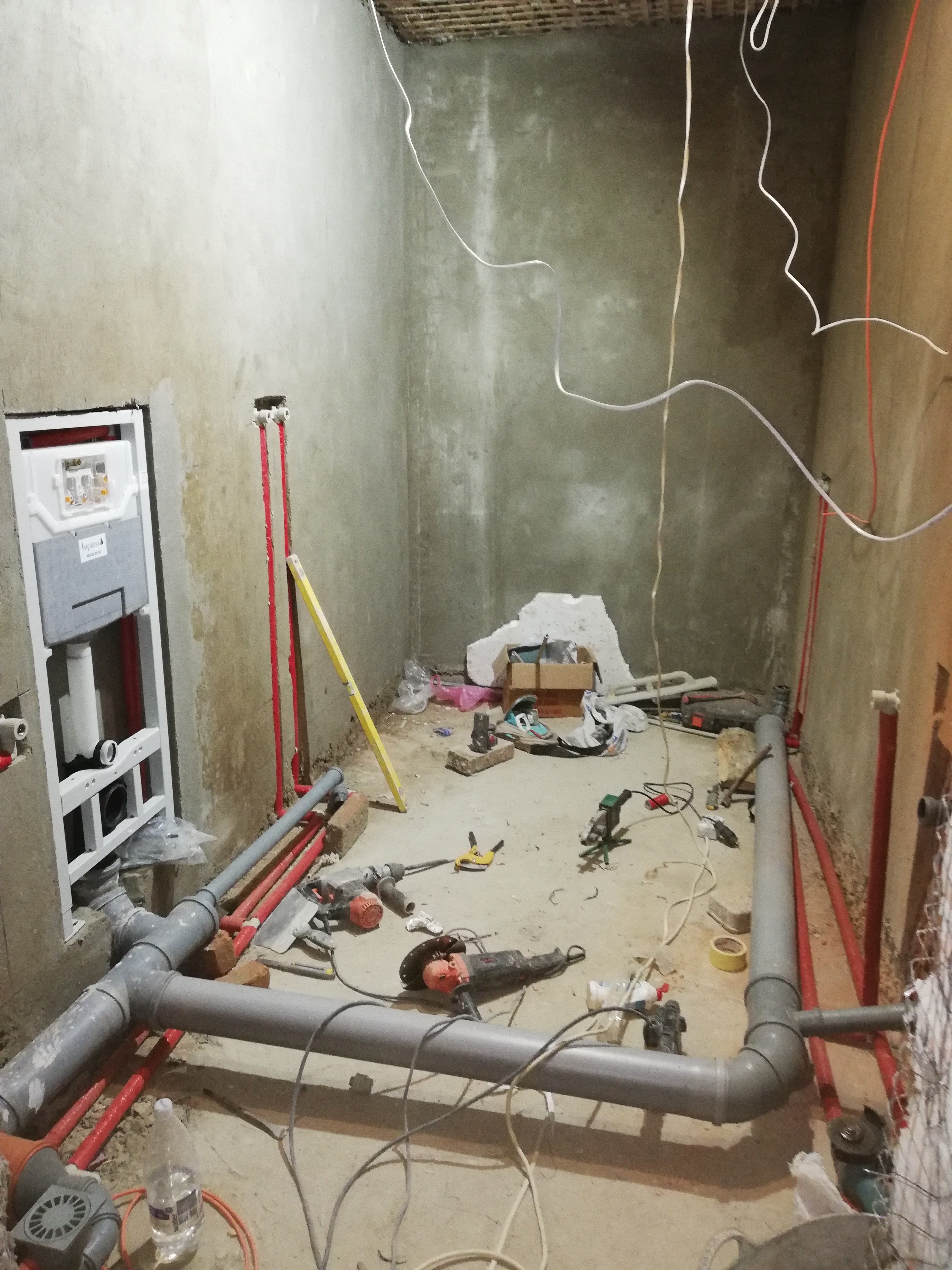 Фото розводка сантехніки, опалення,  установка інсталяції 