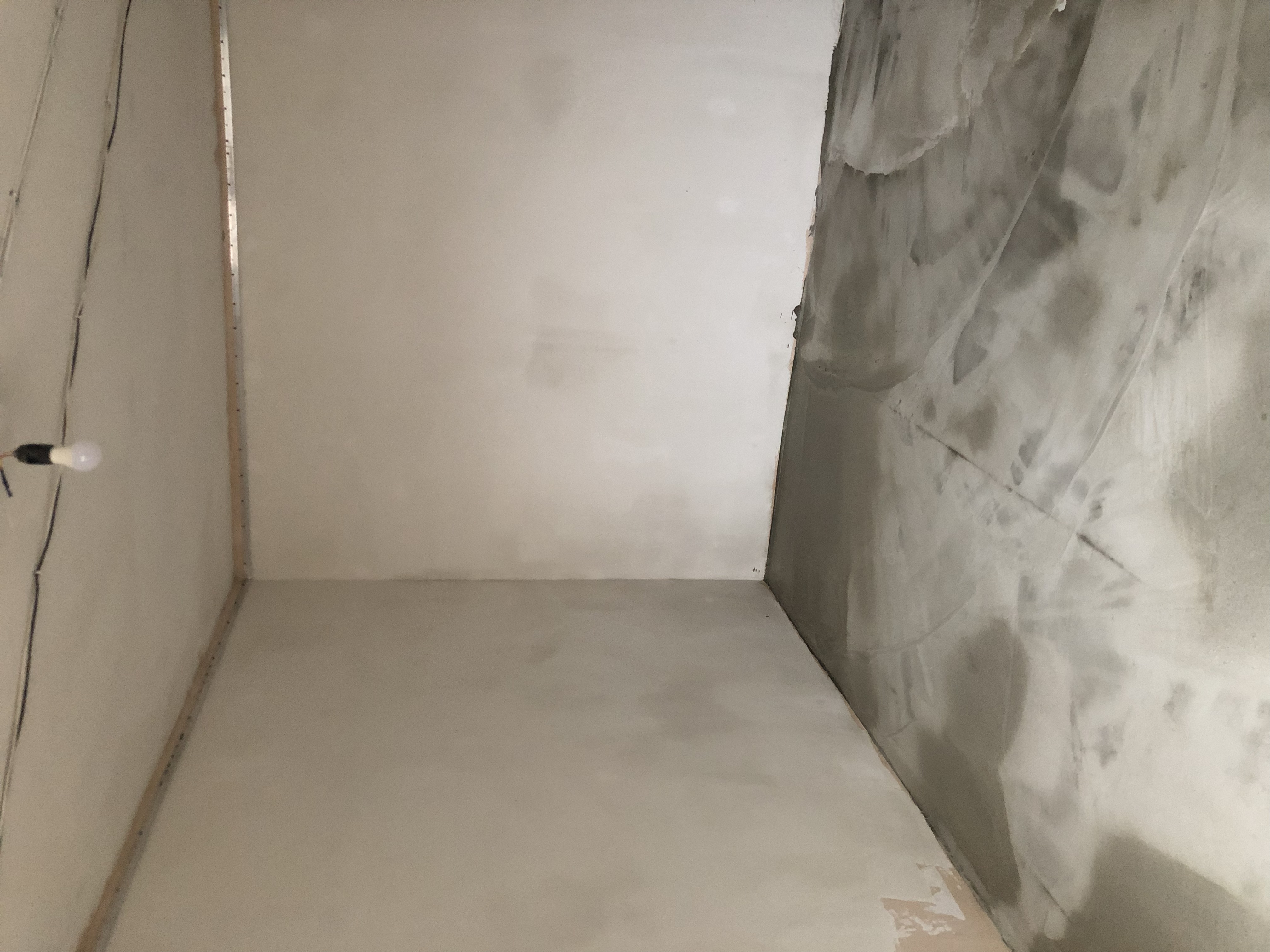 Фото Стяжка пола под ламинат 
