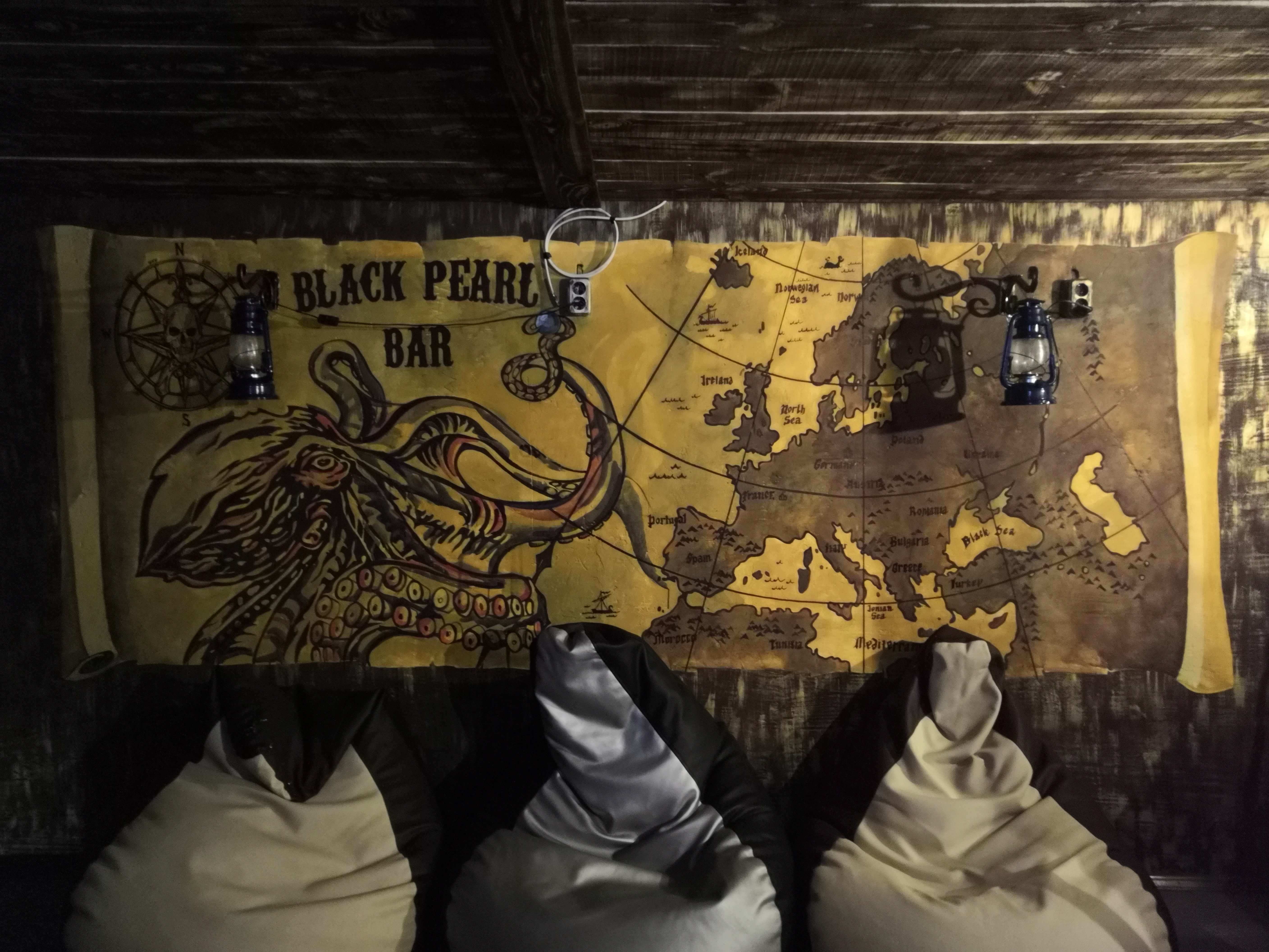 Фото Роспись в пивном пабе "Black Pearl bar", 6 м2