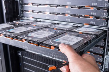 Фото Заміна HDD на серверах