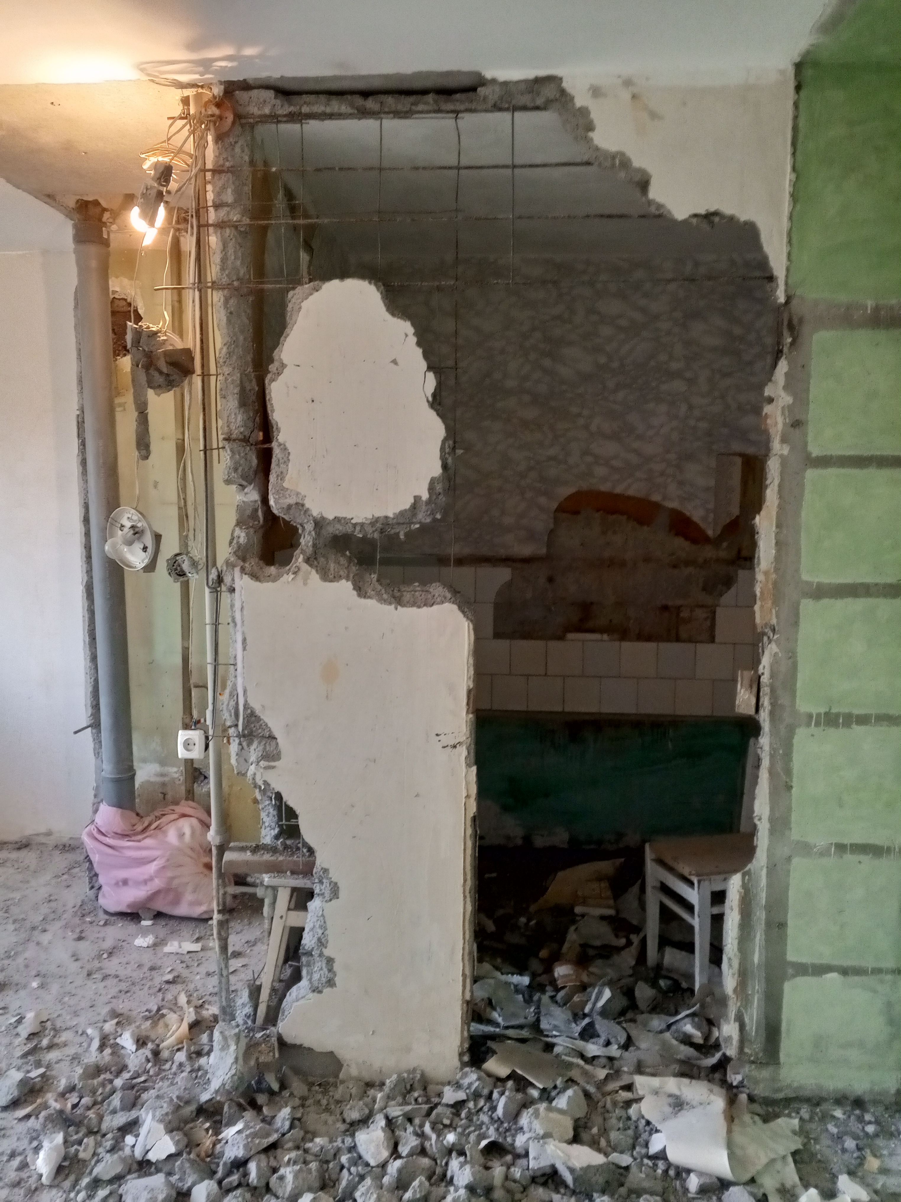 Фото демонтаж бетонного бокса