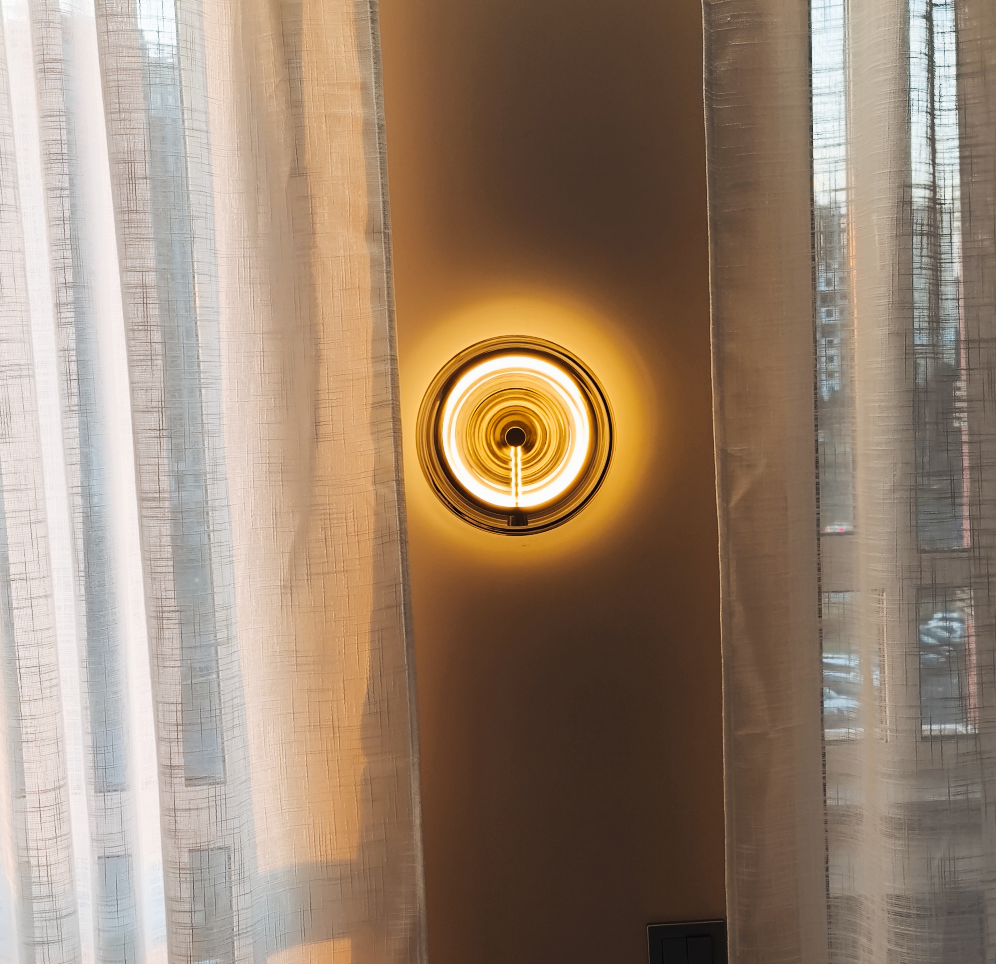 Фото монтаж і підключення бра