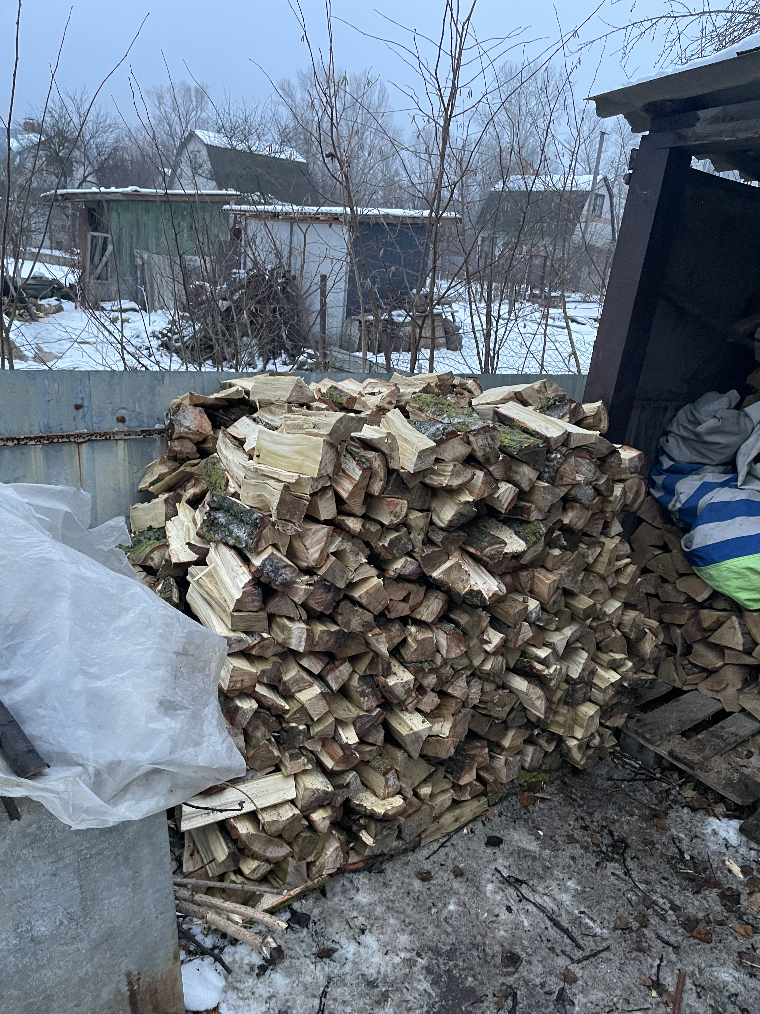 Фото Укладка дров