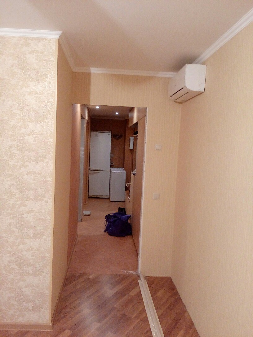 Фото Поклейка шпалер