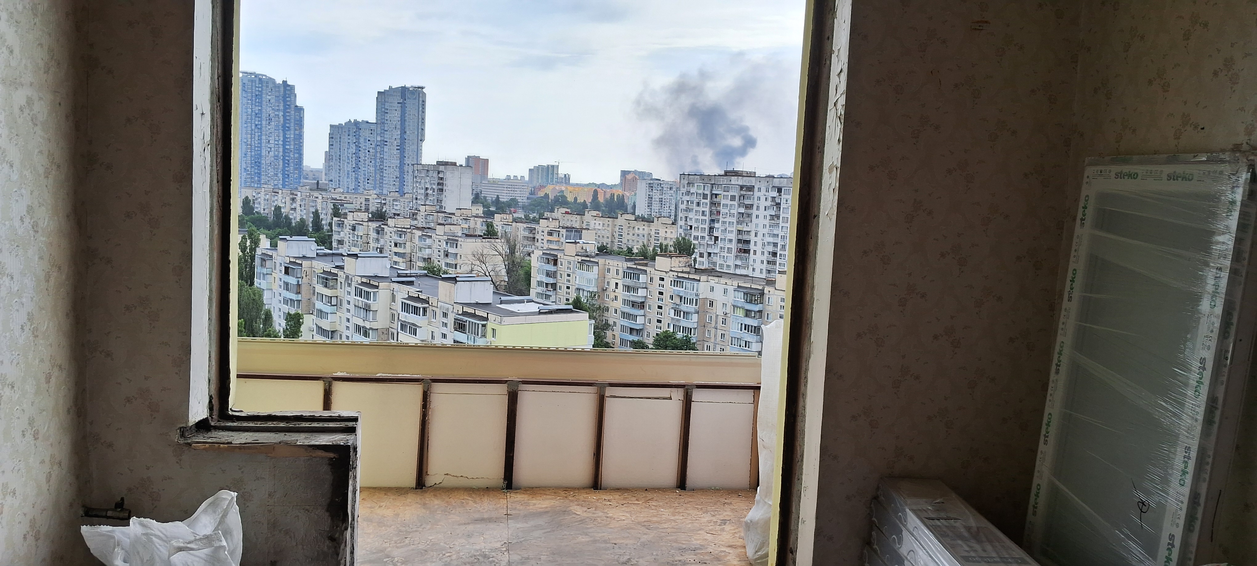 Фото демонтаж балконної тумбы, демонтаж бетона