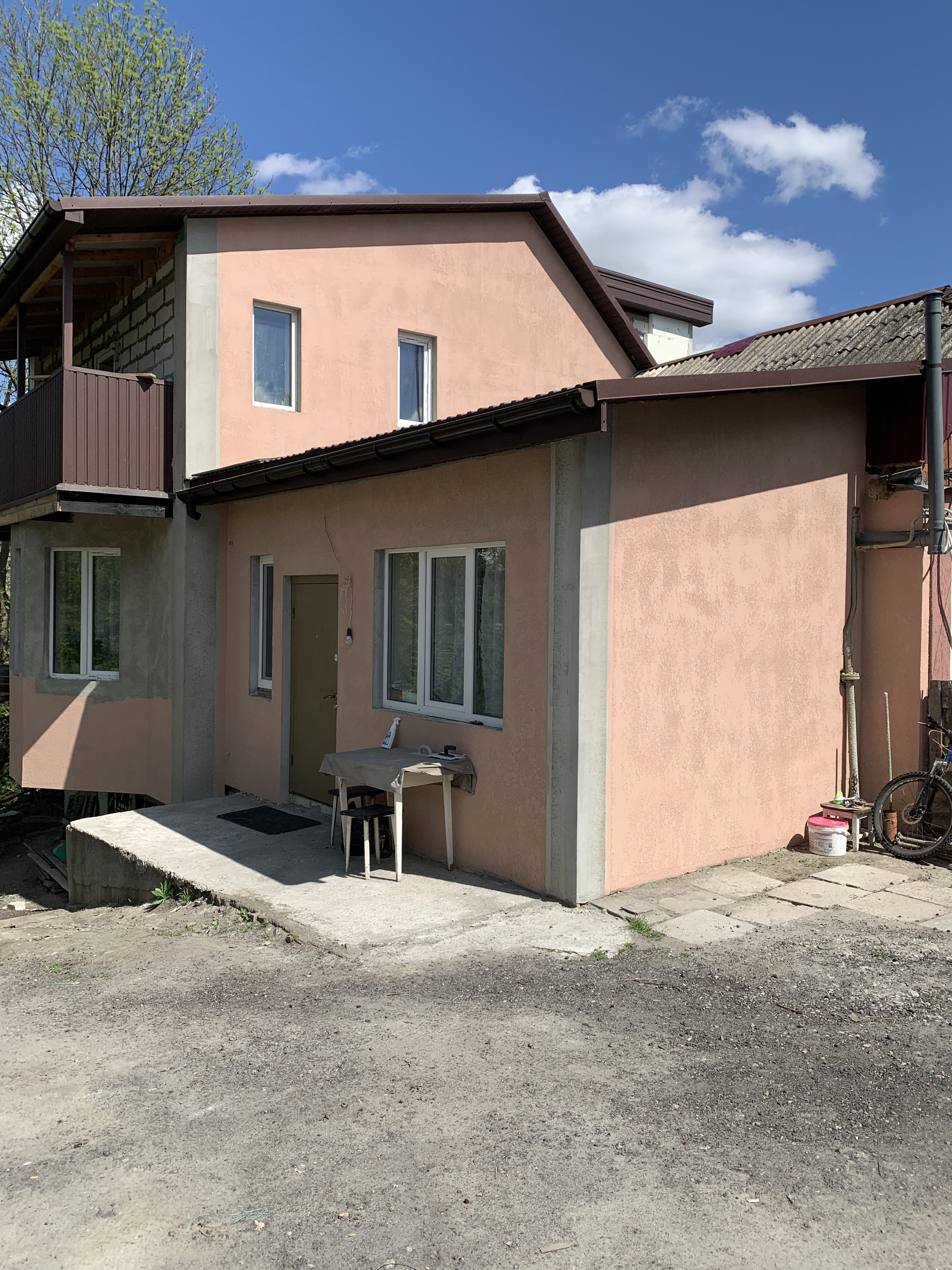 Фото  утеплювання пінопластом, армування, нанесення декору, фарбування