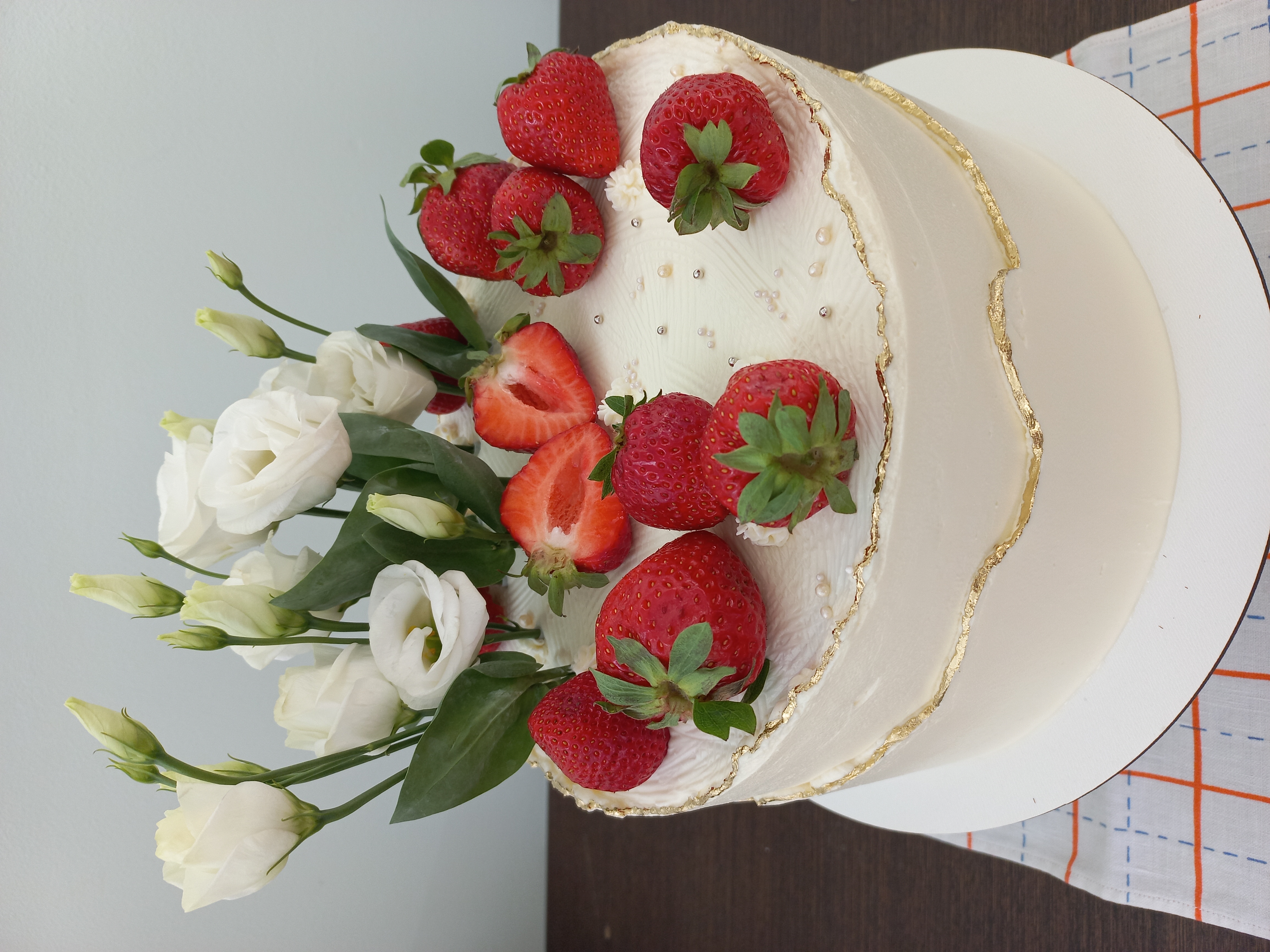 Фото Тортики на заказ. Индивидуальный подход по начинке и оформлению. Для взрослых и детей. Средняя цена за 1кг 500грн.