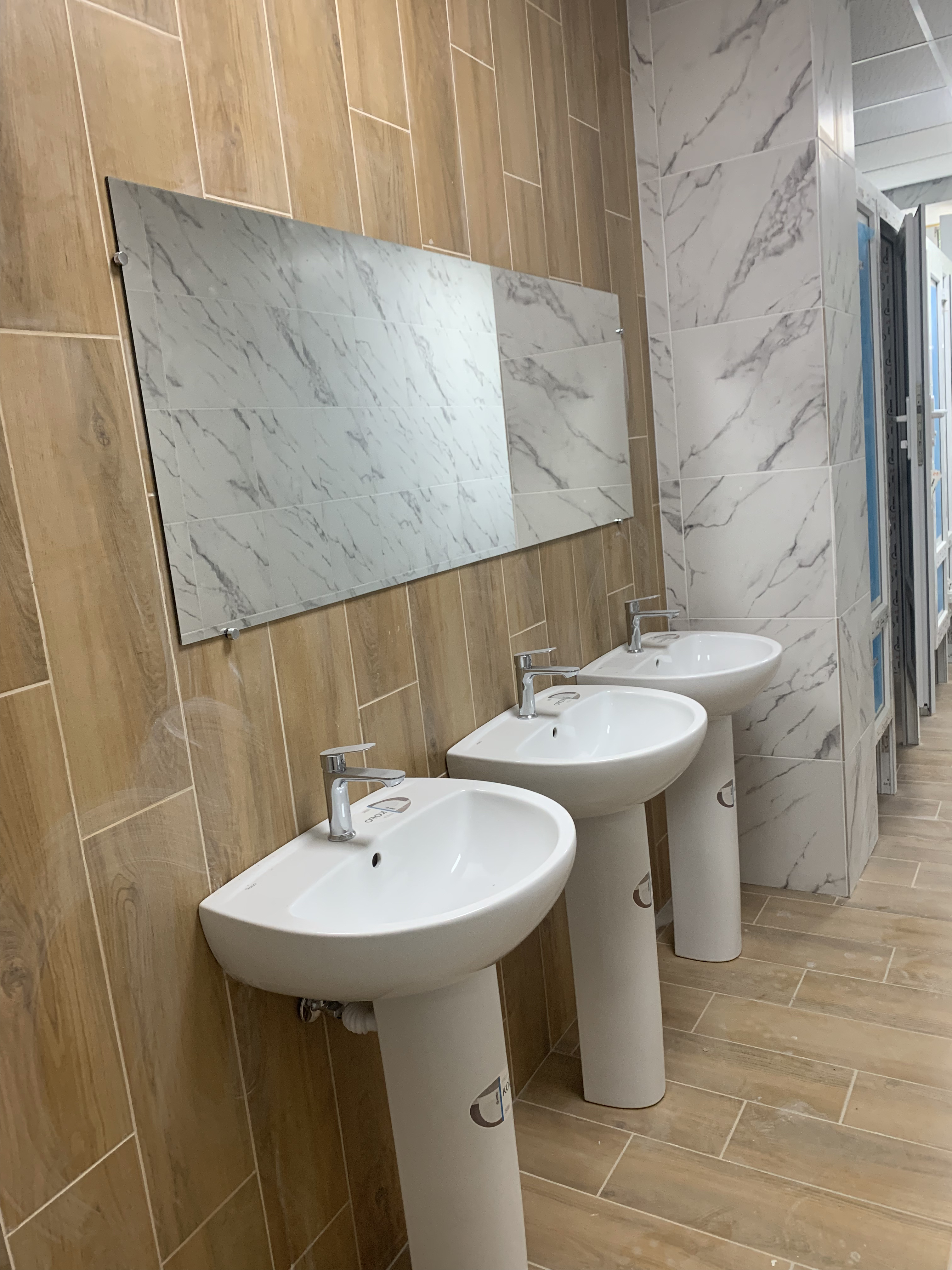 Фото Ремонт санузлов в школе