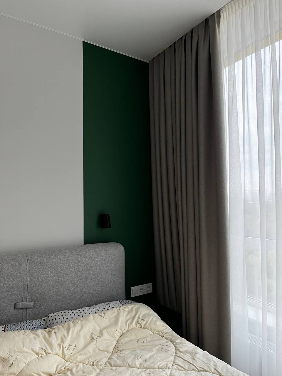 Фото Реалізувала проєкт квартири площею 27 м². Дизайн виконано під моїм авторським наглядом згідно затвердженого проєкту. Повністю контролювала ремонтні роботи, займалась підбором матеріалів, комплектацією, організацією доставок та всіма етапами втілення.