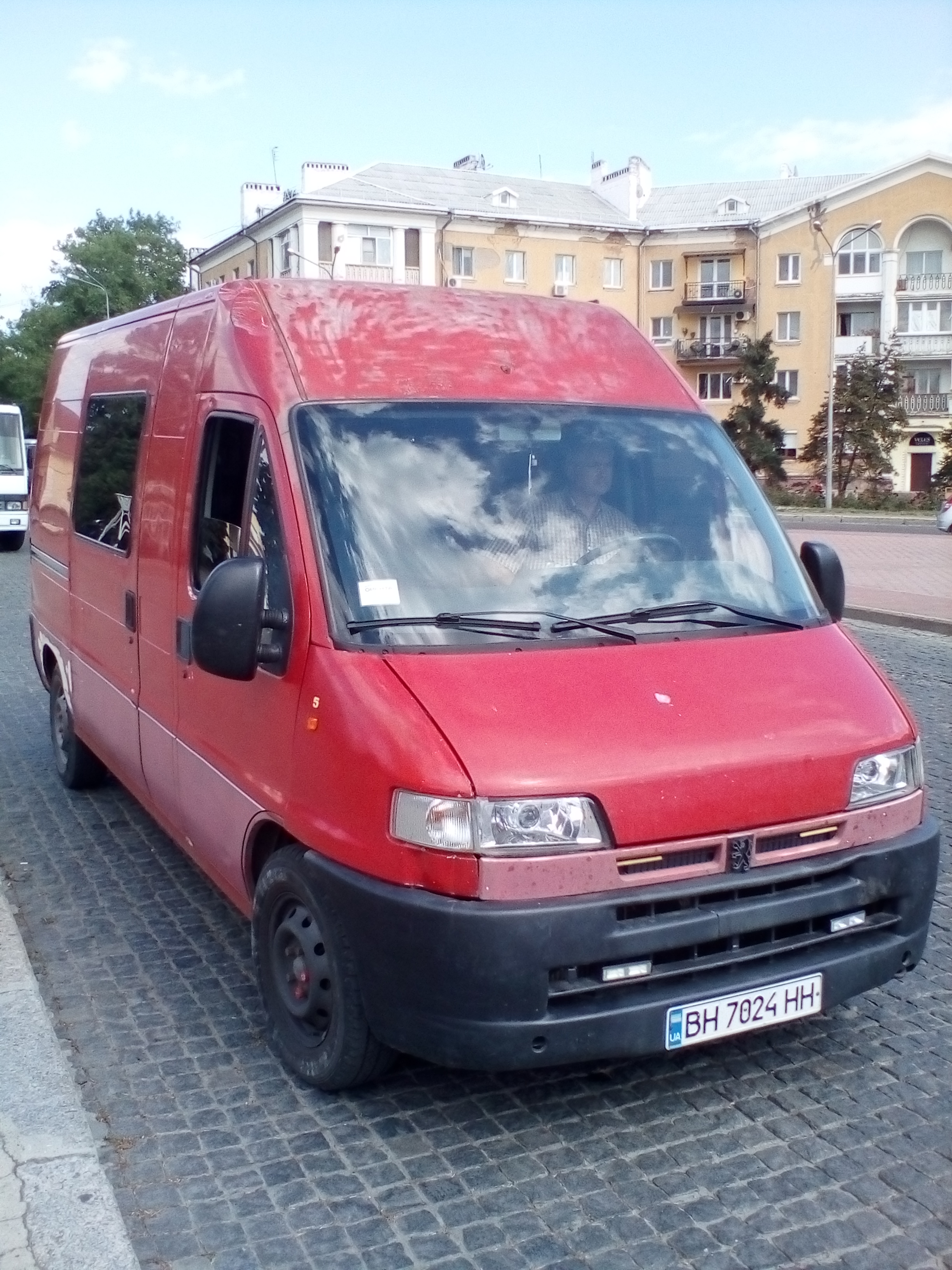 Фото Предлагаю услуги грузопассажирского микроавтобуса Peugeot Boxer 1