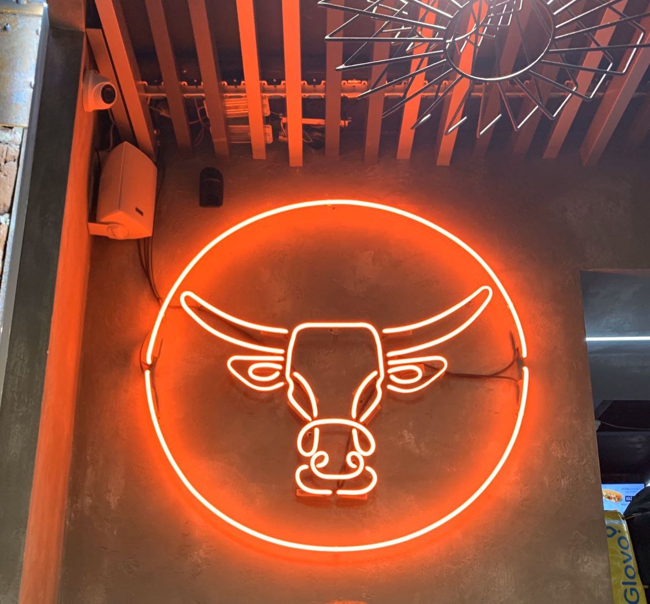 Фото виготовлення та встановлення реклами 