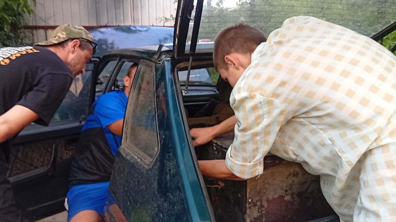 Фото Здравствуйте! Меня зовут Максим. Я ответственный и исполнительный человек, который готов помочь с различными задачами.
🔧 Ремонт и обслуживание авто и мото Занимаюсь ремонтом, обслуживанием и мелкими техническими работами с автомобилями и мотоциклами. Стараюсь качественно разобраться с проблемой и выполнить работу аккуратно.
🛵 Курьерские услуги Готов выполнять доставки, перевозить небольшие вещи, документы и заказы, а также выполнять различные поручения по городу.
🏠 Бытовые услуги Помогу с мелким ремонтом, хозяйственными задачами, сборкой, установкой и другими бытовыми работами.
К каждому заказу подхожу ответственно. Перед началом работы обсуждаю с заказчиком все детали, стоимость и сроки. Готов выполнять как разовые задания, так и работать на постоянной основе.
Буду рад помочь и качественно выполнить вашу задачу!