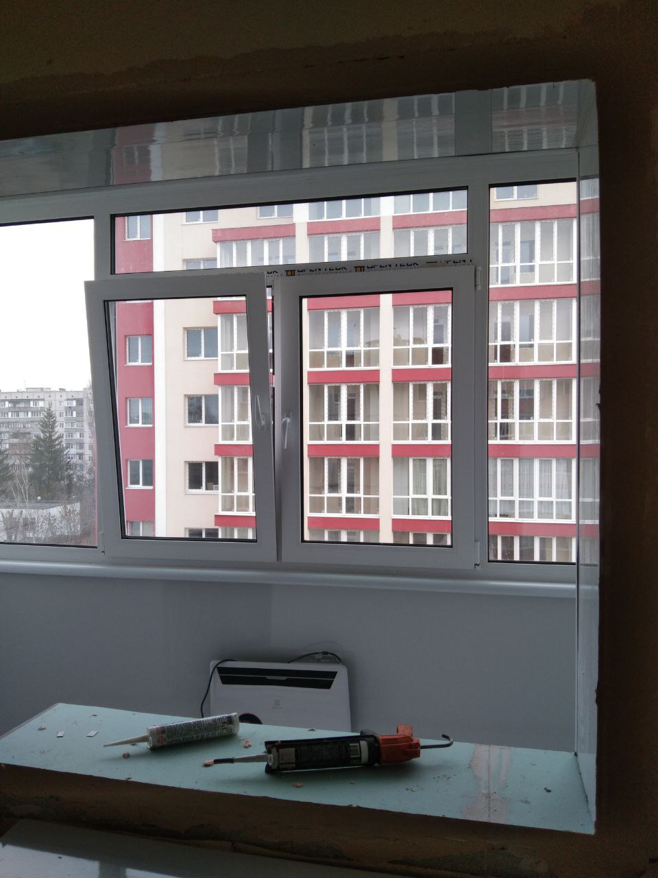 Фото Внутрішнє оздоблення балкона з утепленням.