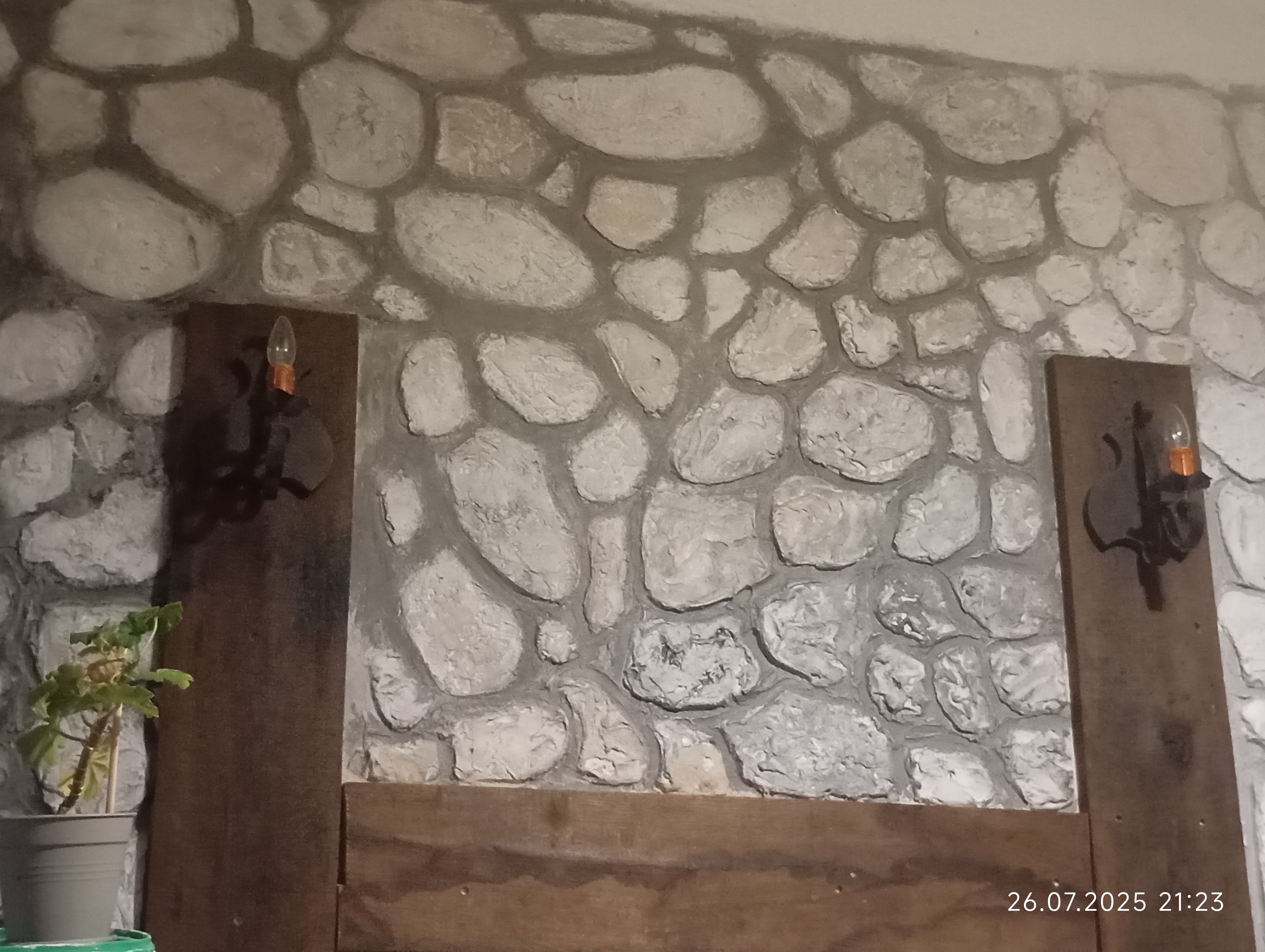Фото Стіна зі шпаклівки під бут
