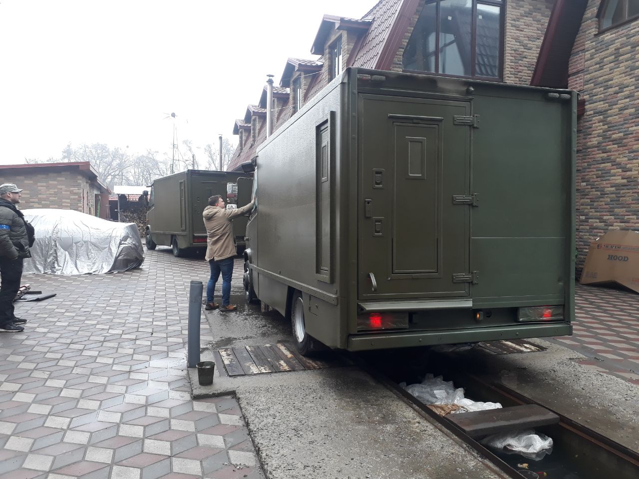Фото швидке та дешеве фарбування автомобілів для ЗСУ