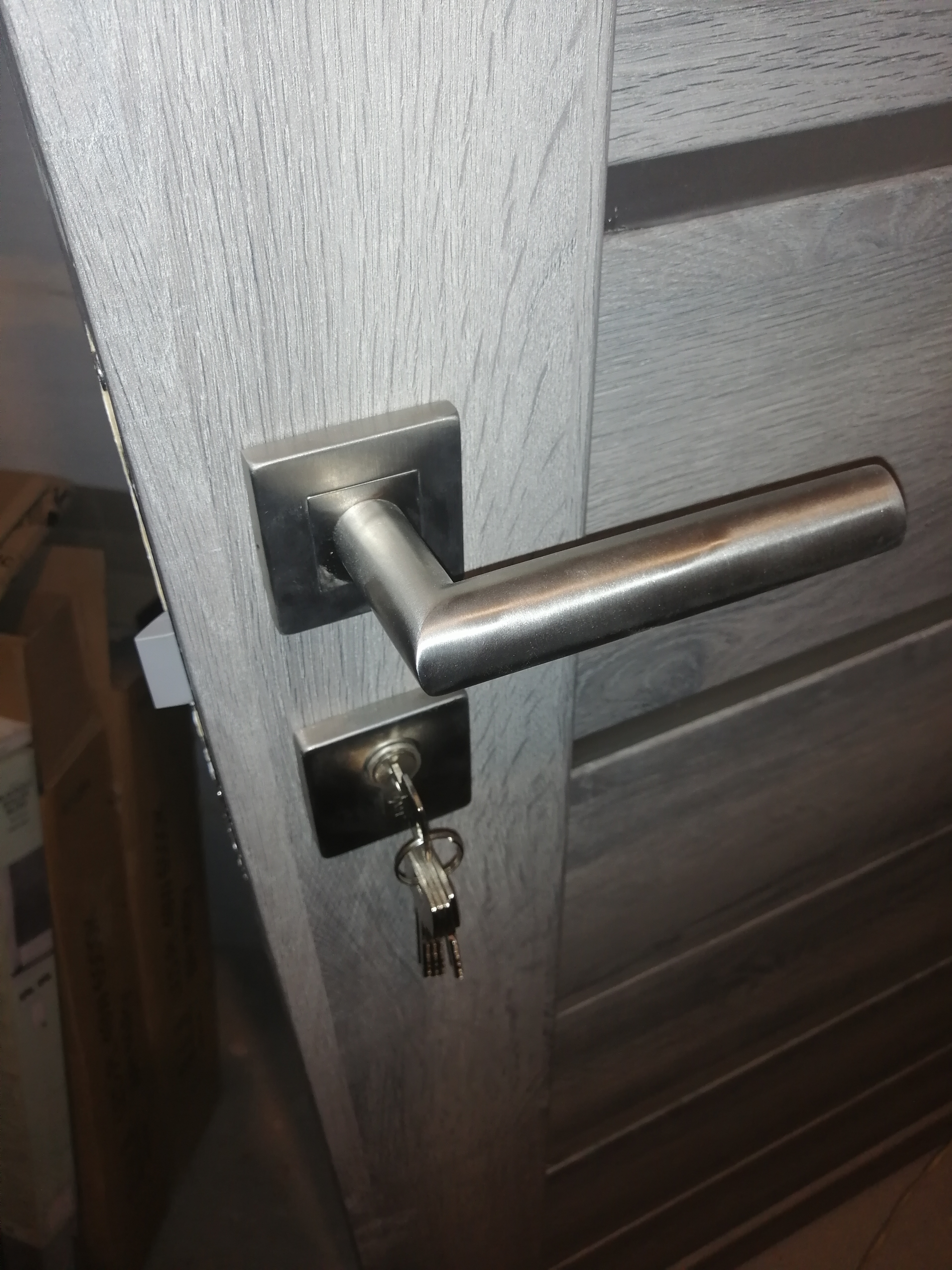 Фото Врезка дрерной фурнитуры 