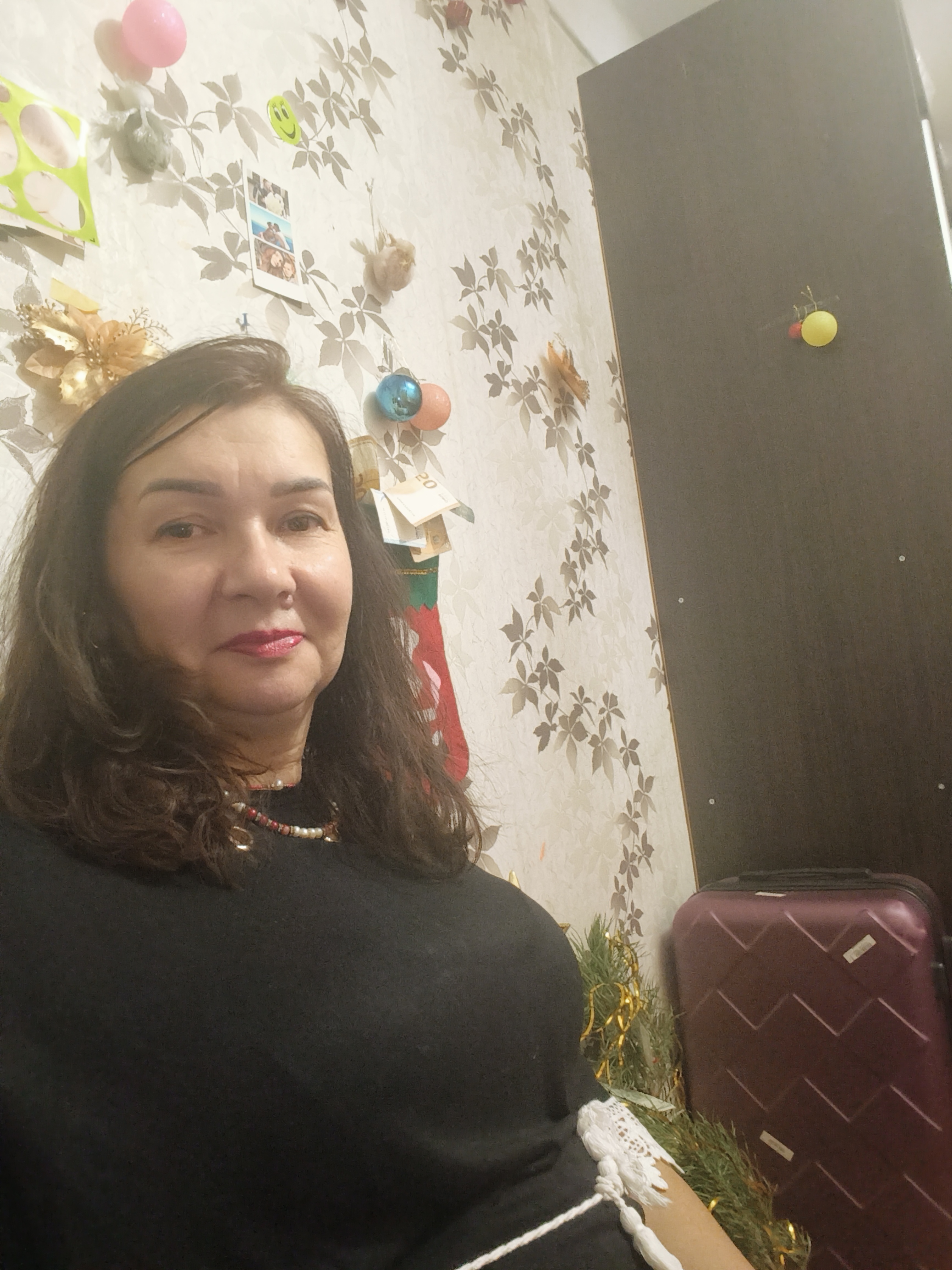 Фото Доброго дня ✨ 

Пропоную послуги кава–няні у місті Києві. 
Проведу час із дітьми, коли Вам треба приділити час особистим справам у будь який день тижня і можу супроводжувати Вас на сумісних прогулянках. 
Оплата 200 грн за годину.
Для бронювання дати і часу можно писати в особисті 💖
Маю досвід,є рекомендації.
Проживаю на Лісовому масові.
Валентина 
🌈Бажаю вам Мирного часу.🌼