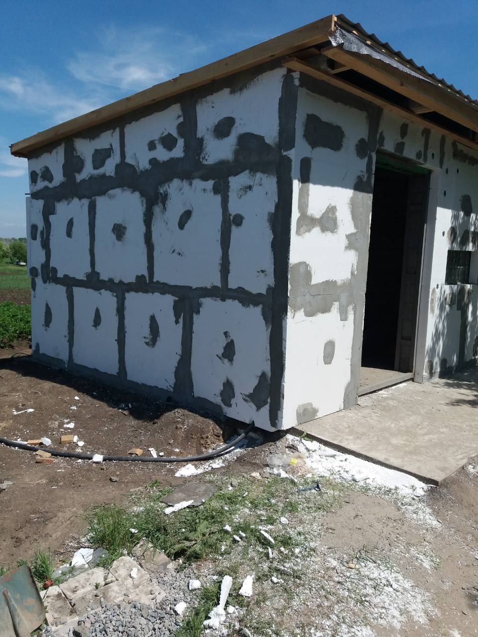 Фото Все виды отделочных работ под ключ:кладка кирпича,газобетона,шлакоблока!
Внутренние работы:стяжка.заливка бетона.выравнивание стен гипсокартоном, штукатуркой, шпатлевкой. кладка кафеля.
Утепление: межпанельных швов и фасадов!