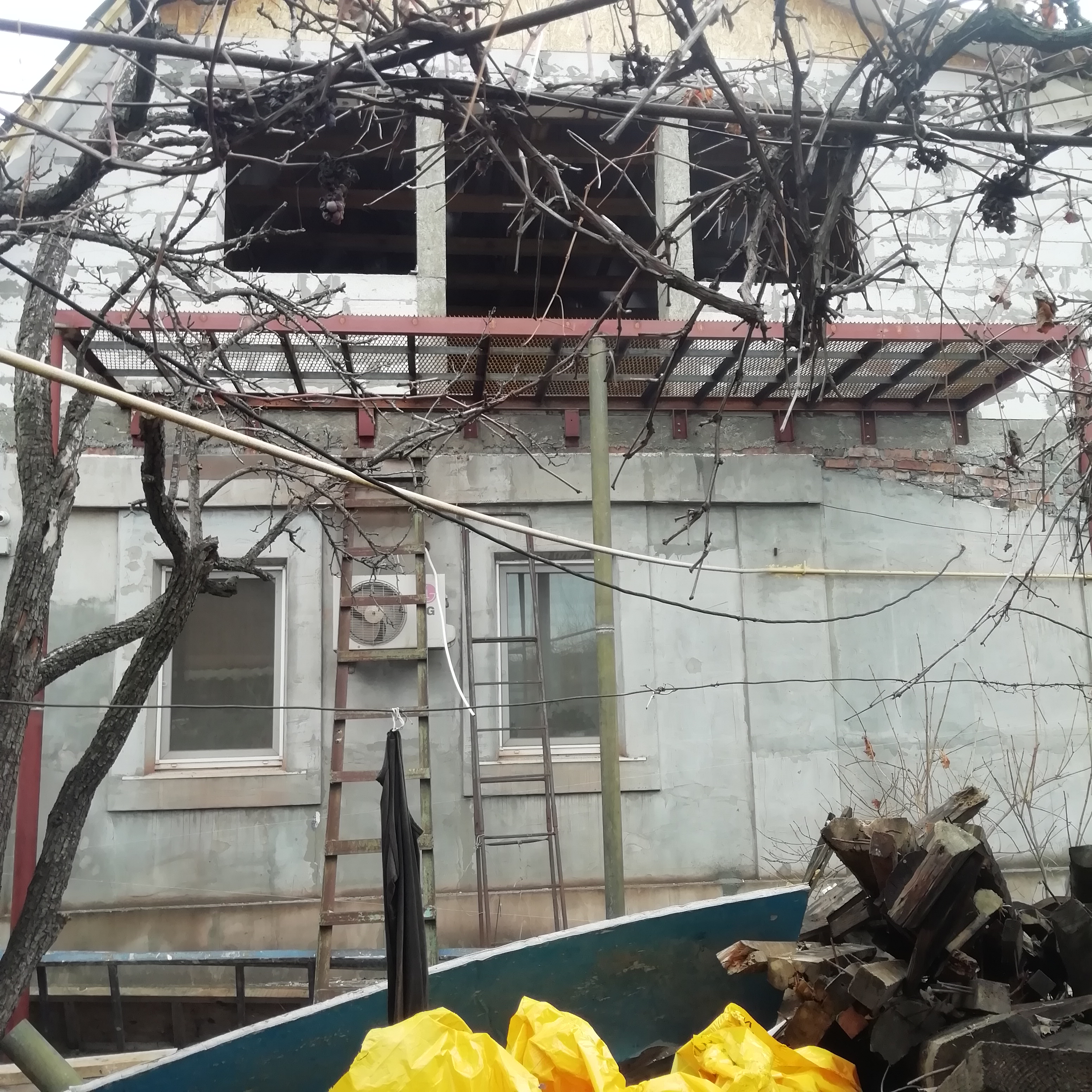Фото Выполню сварочные работы у Вас на дому,участке,даче,гараже 2
