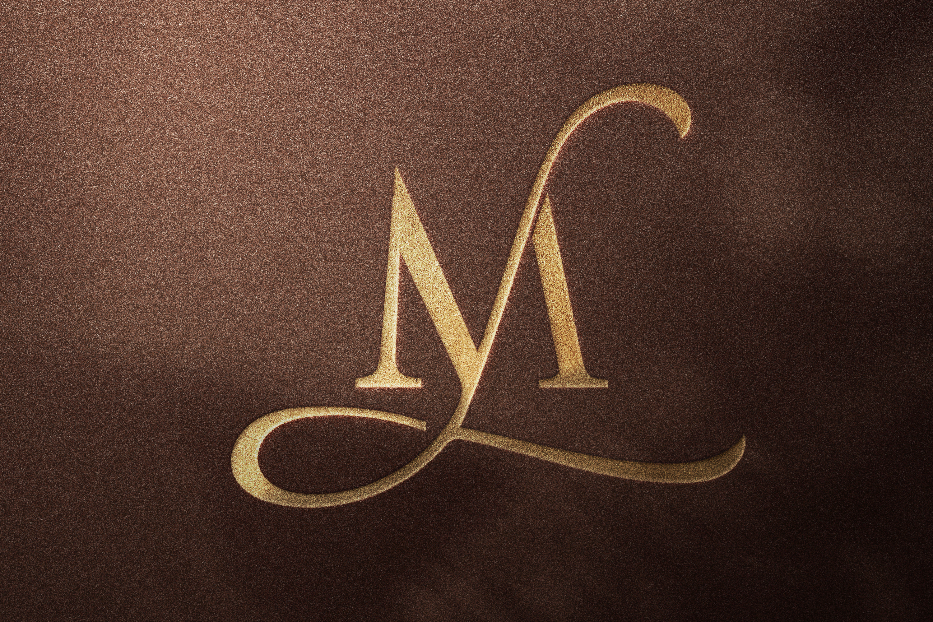 Фото Розробка мінімалістичного логотипа ( monogram ML ) для спеціаліста з масажу та естетики тіла.

Завдання: Створення елегантного, витонченого знака, що підкреслює індивідуальність бренду та дбайливий підхід до процедур.

Результат: Розроблено стильну векторну монограму у стриманій преміальній гамі, яка чудово адаптується під різні носії та зберігає читабельність.