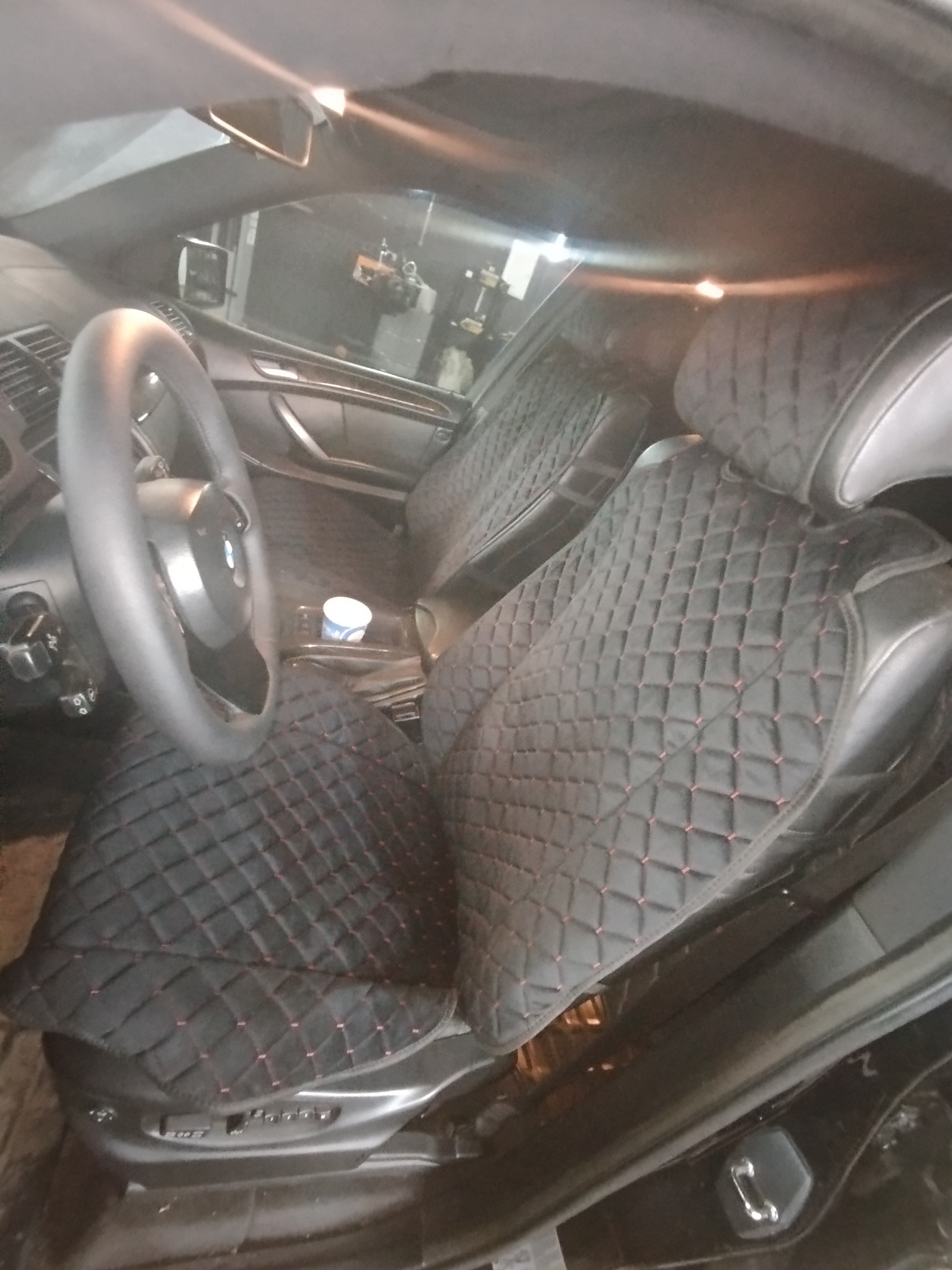 Фото Установка чехлов в салон X5 e53 