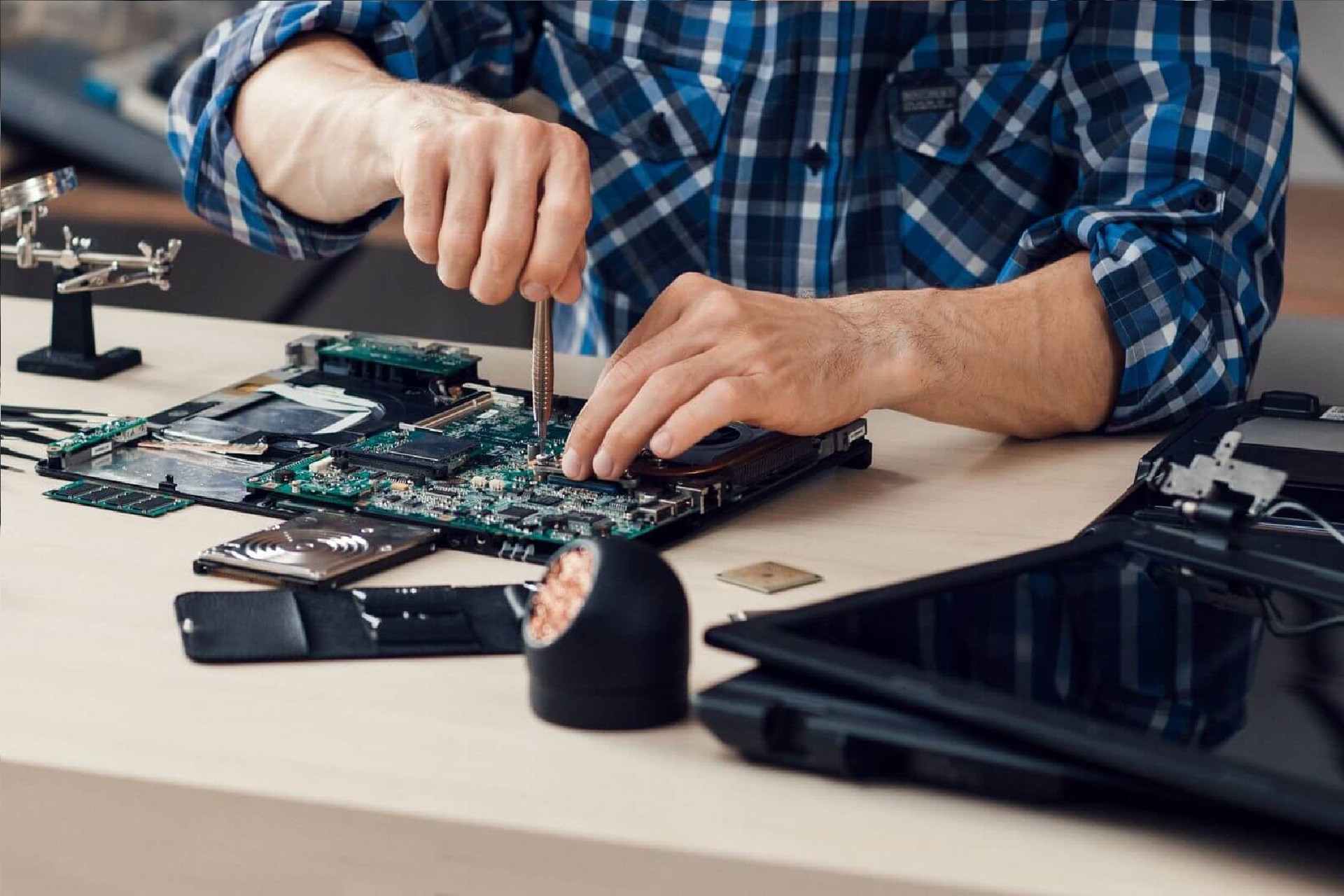 Фото Ремонт ноутбуков Asus, Acer, Lenovo, Dell, HP и других 1