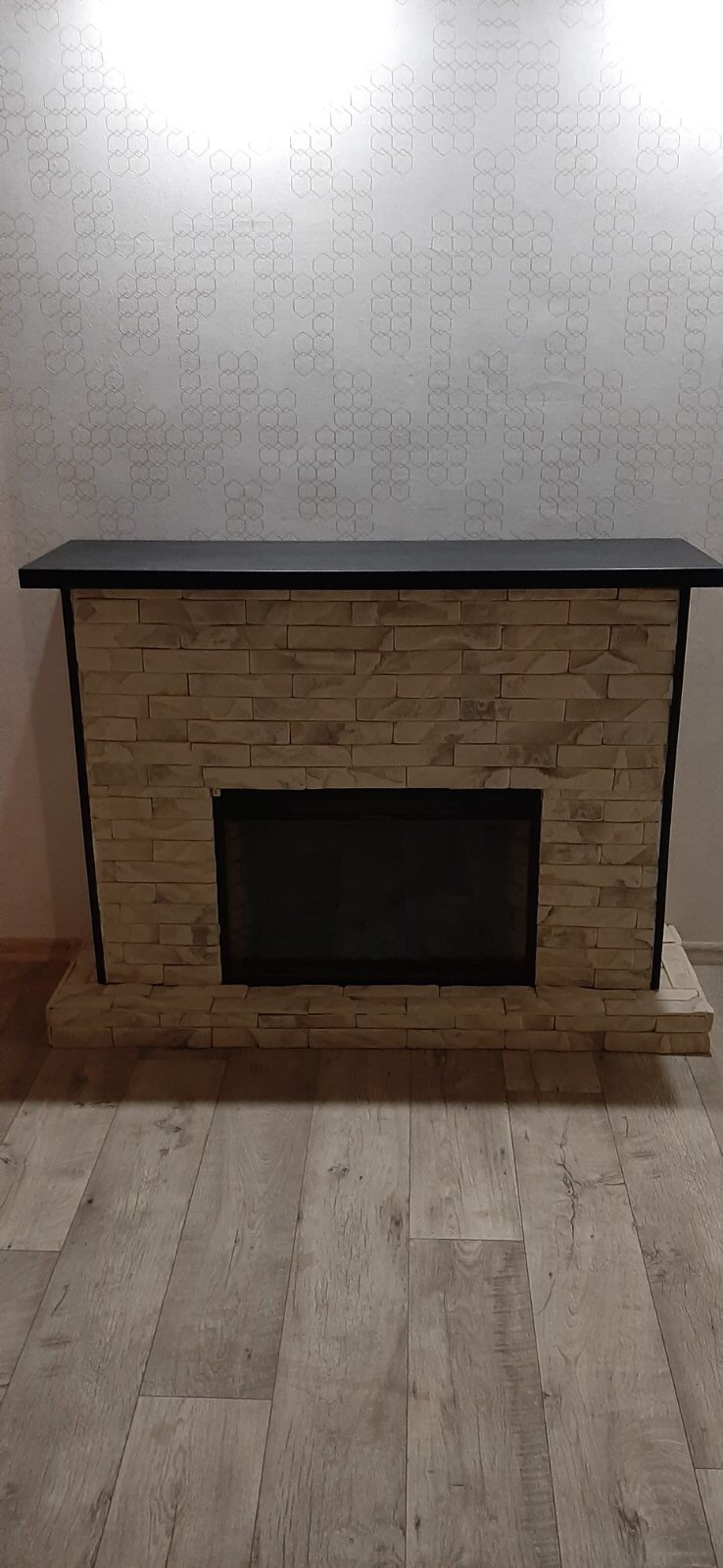 Фото укладка гипсового кирпича. клинкерный кирпич.