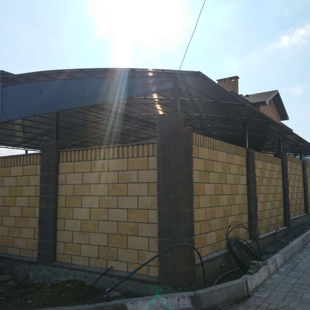 Фото Навесы из поликарбоната и профнастила  1