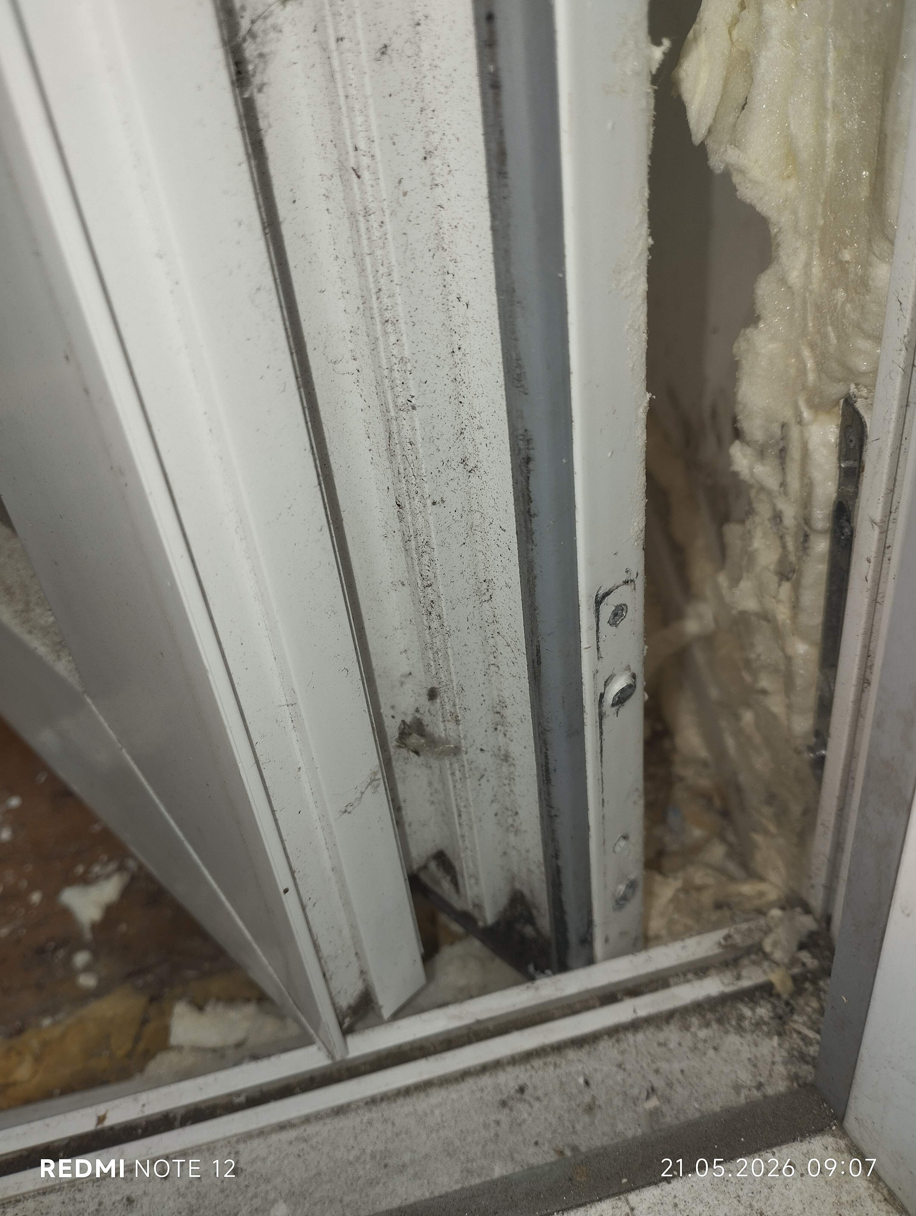 Фото ремонт металл пластиковых дверей (балкон) 2