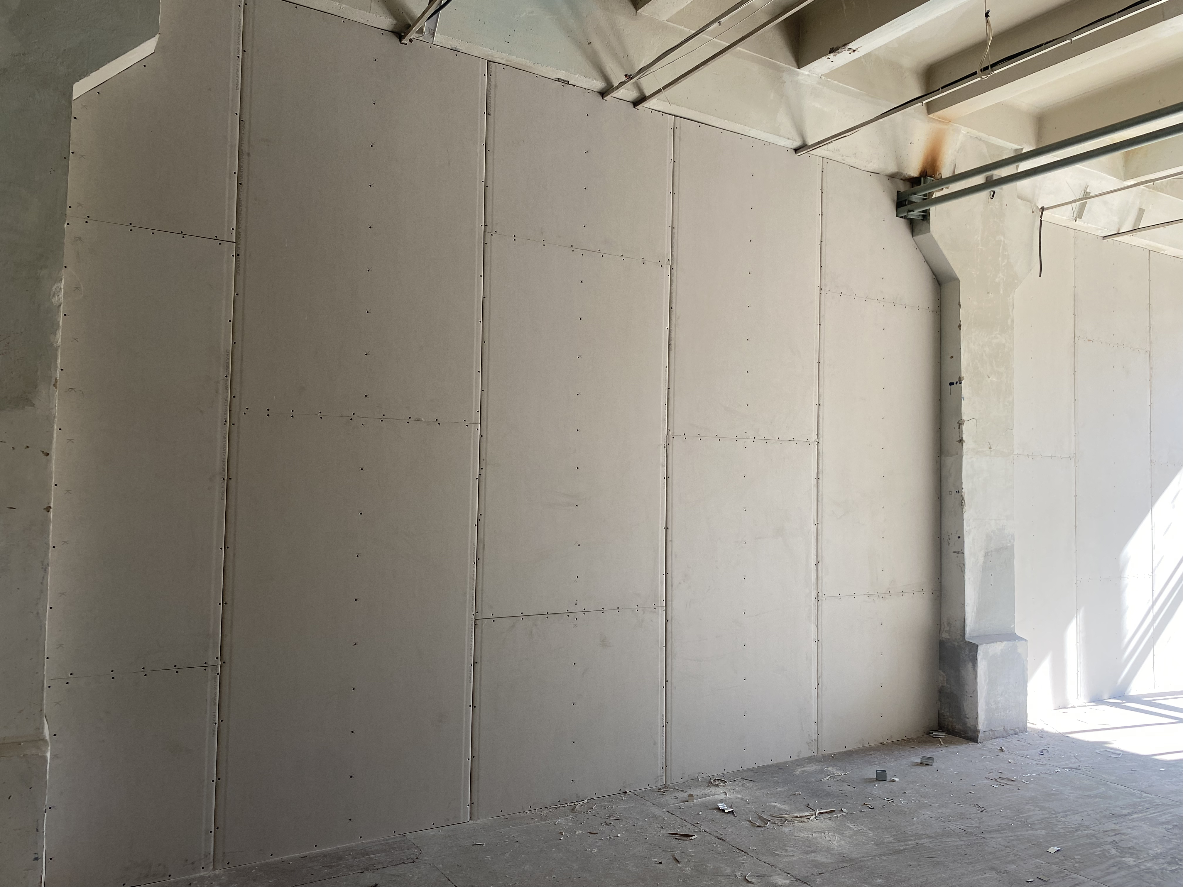 Фото монтаж перегородок 