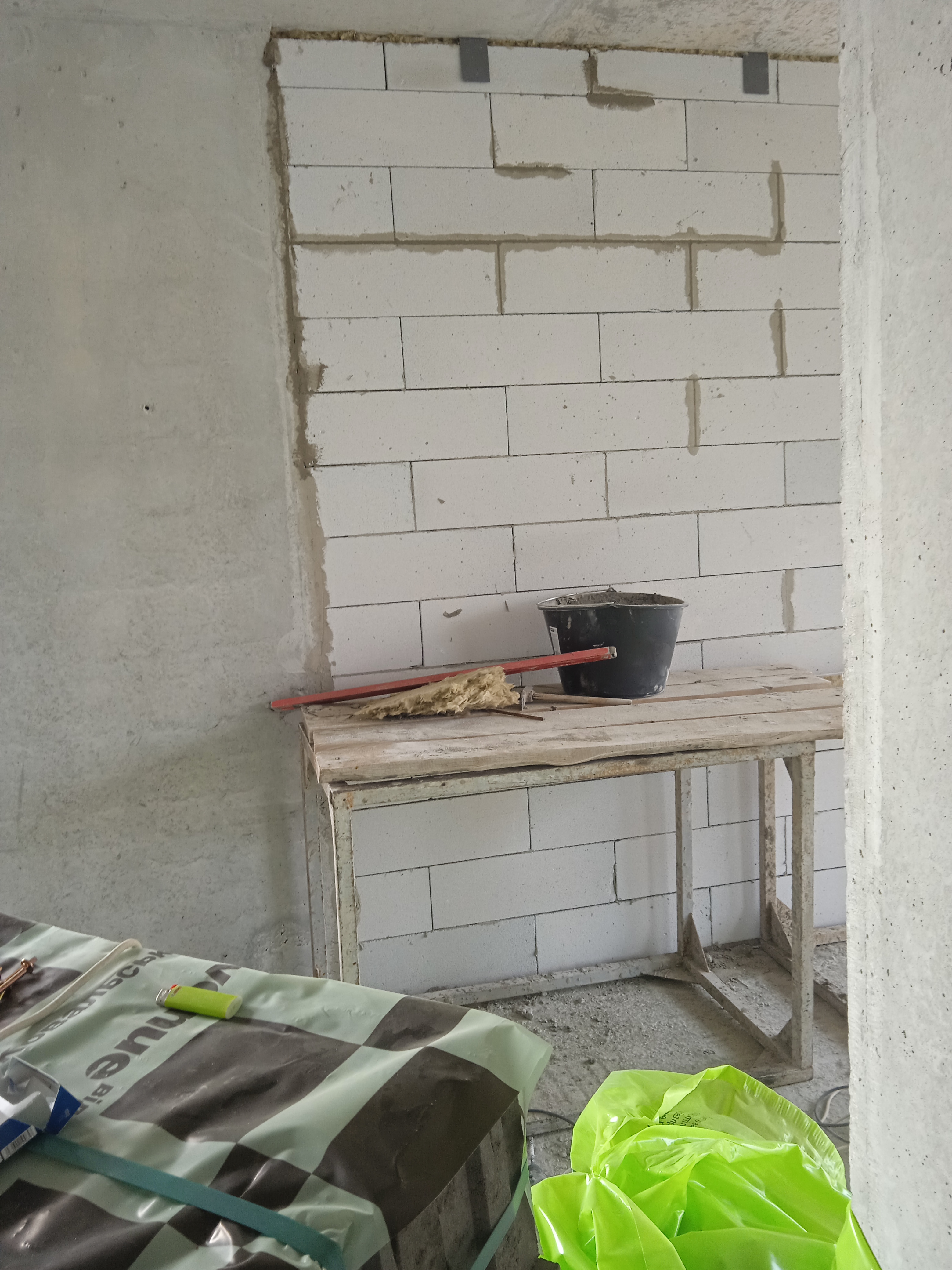 Фото кладка стіни з газоблоку,фасад 15 поверхж