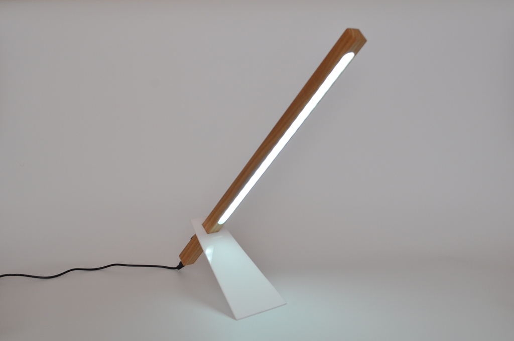Фото LED-лампа из бука