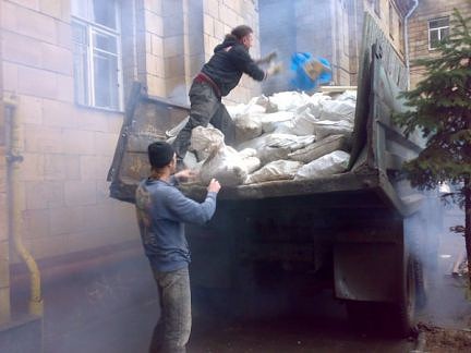 Фото Услуги грузчиков! Занос строй материала!Квартирные переезды. 4