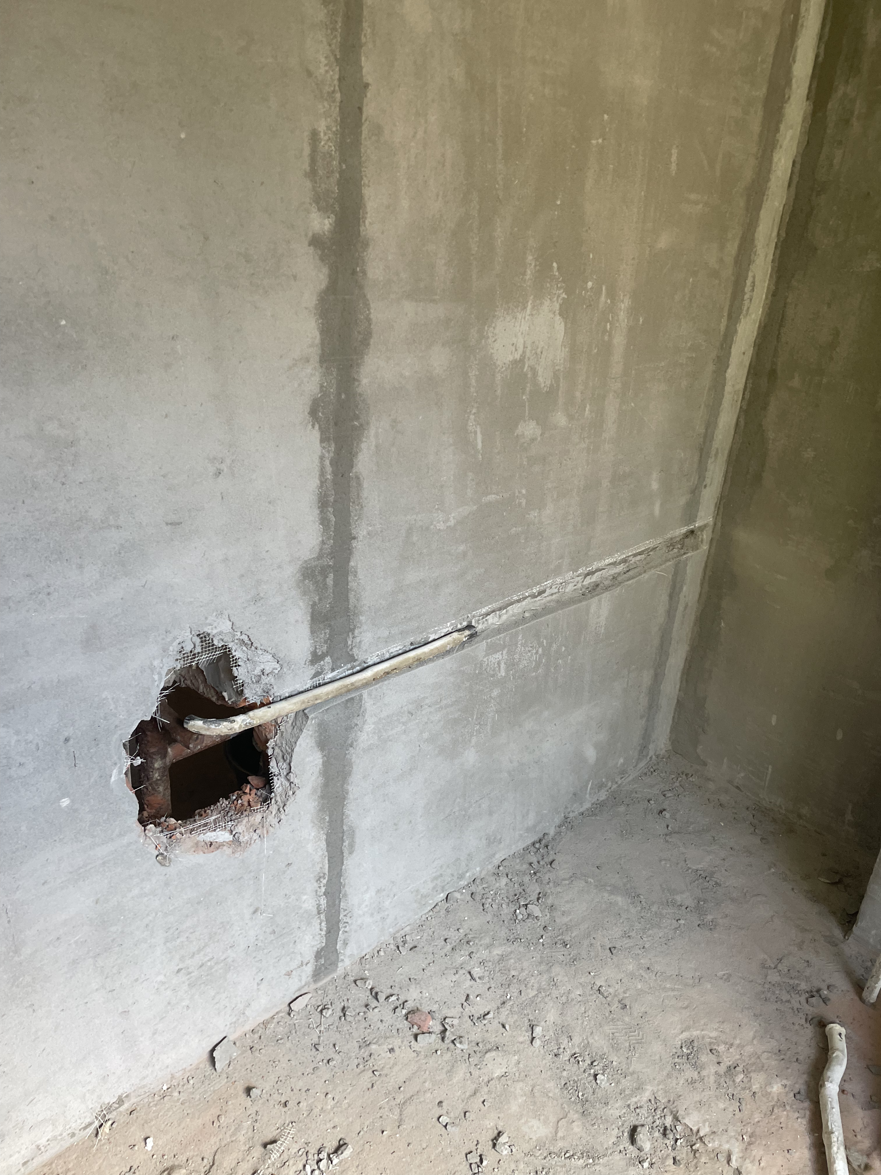 Фото Зварювання нової водяної труби від стояка 3/4 труби для уста овлення водяного лічильника