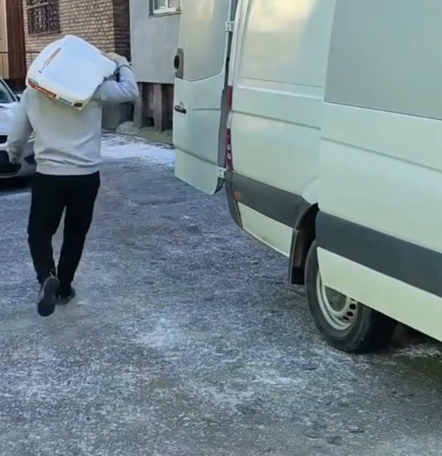 Фото вантажники ,виконуємо будь які види завантаження та розвантаження.  1
