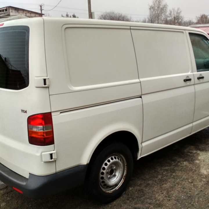 Фото Перевозка по Киевской области грузовым WV Transporter T5  1