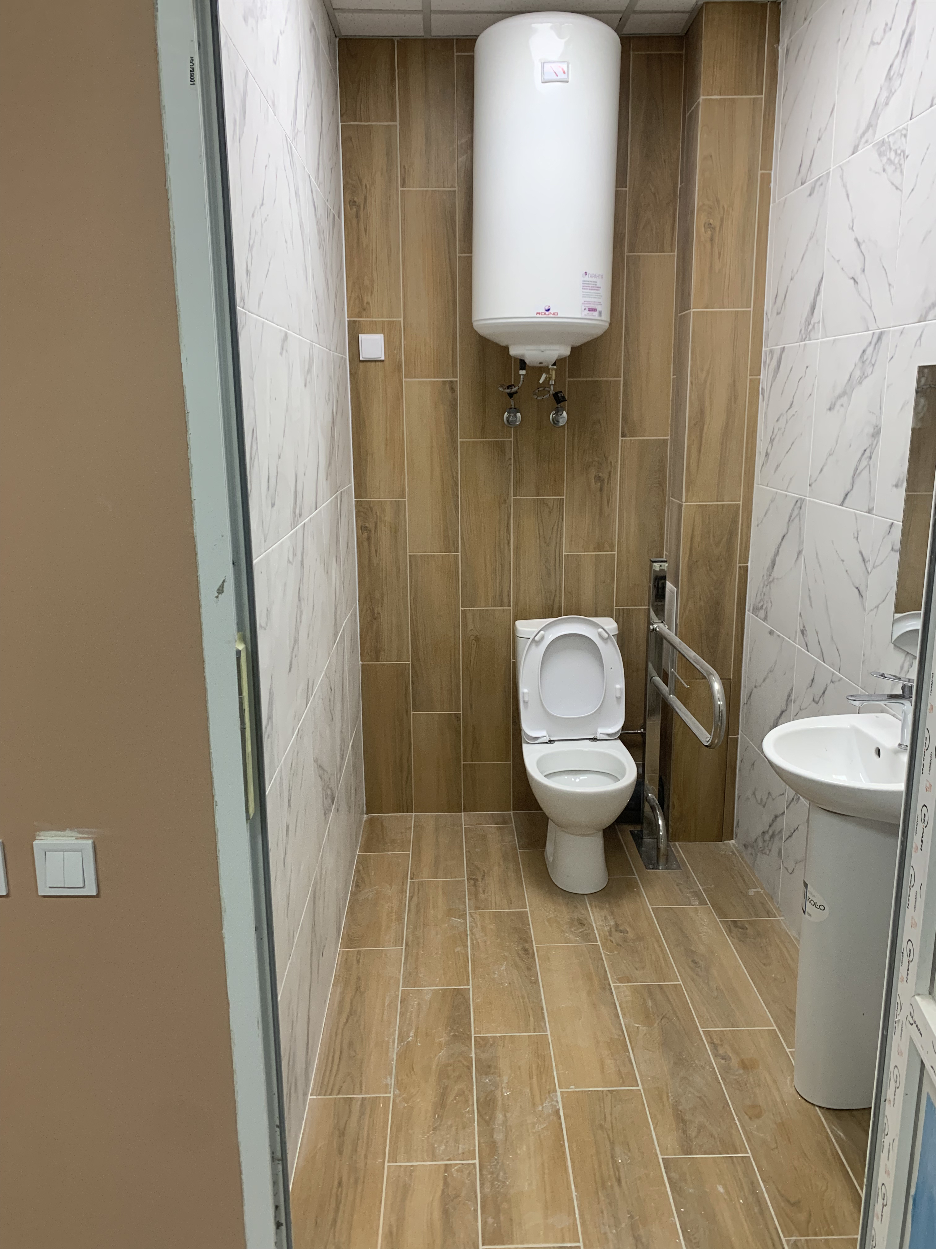 Фото Ремонт санузлов в школе