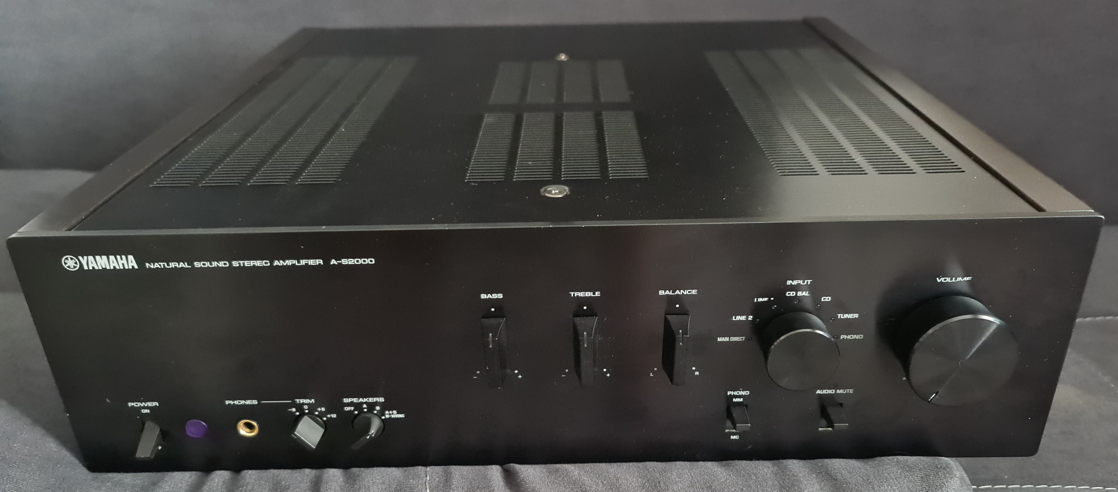 Фото Ремонт Yamaha A-S2000.

Виконано профілактичне обслуговування підсилювача: проведено чистку перемикача вибору входів, а також регуляторів тембру НЧ та ВЧ. Усунено сторонні шуми та нестабільність контактів, відновлено коректну роботу органів керування.