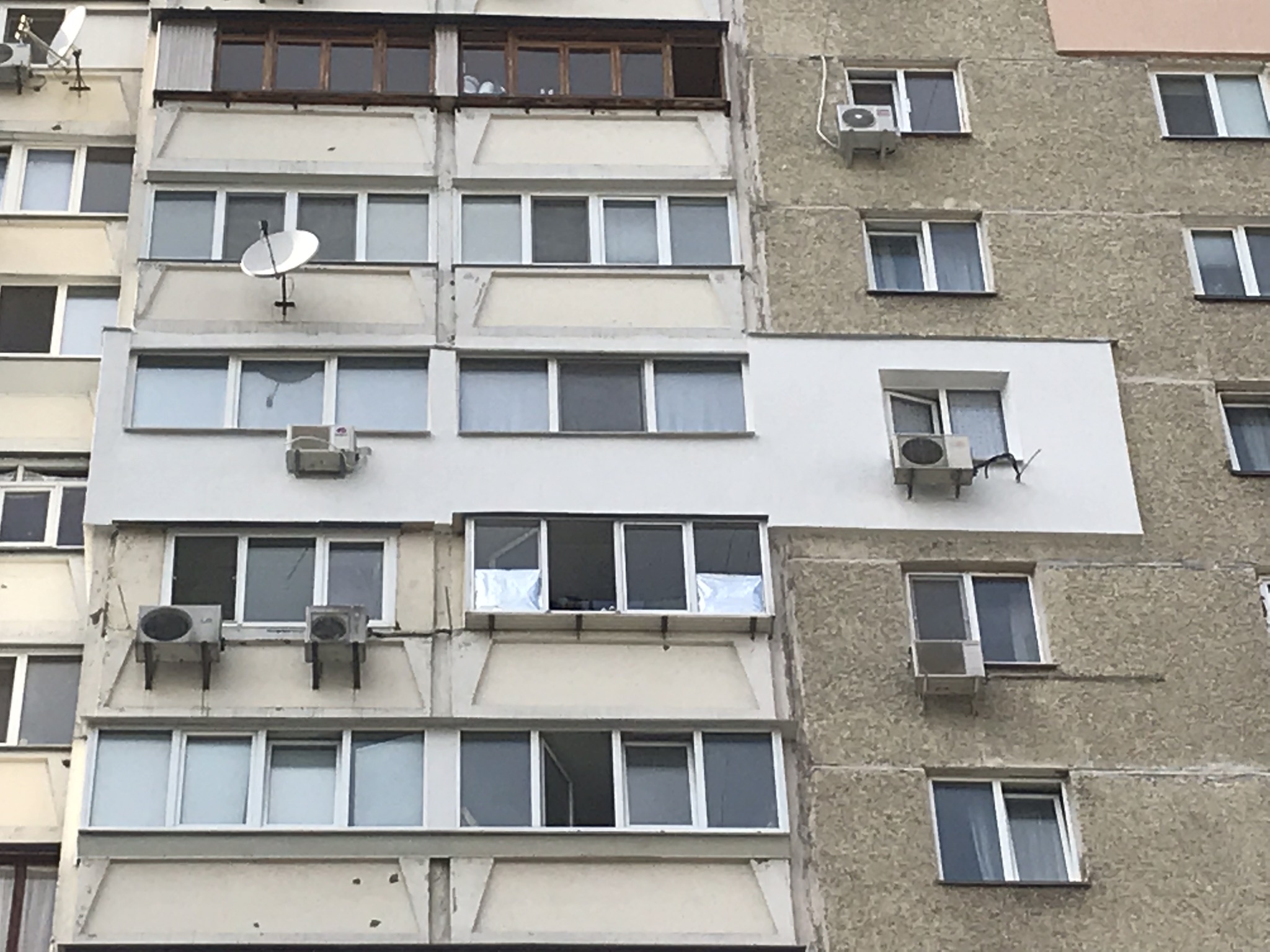 Фото Окно два балкона.