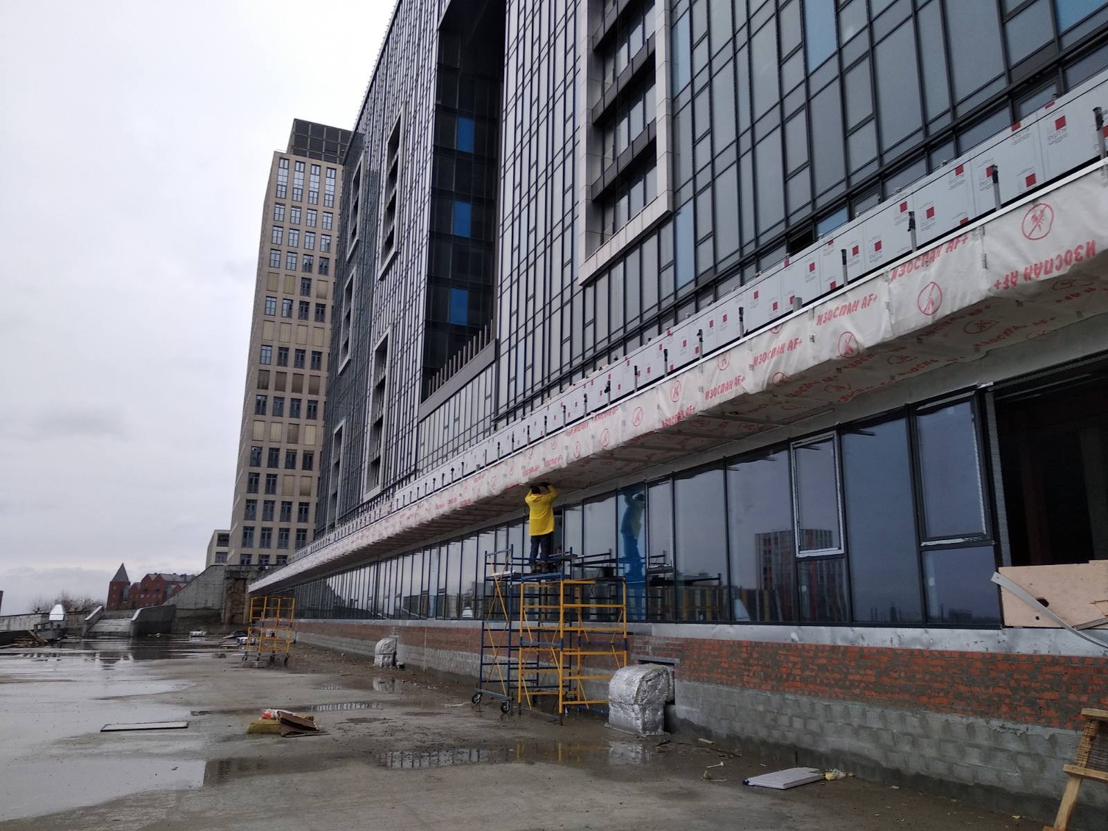 Фото Установка стекловаты и зашивка барьером.