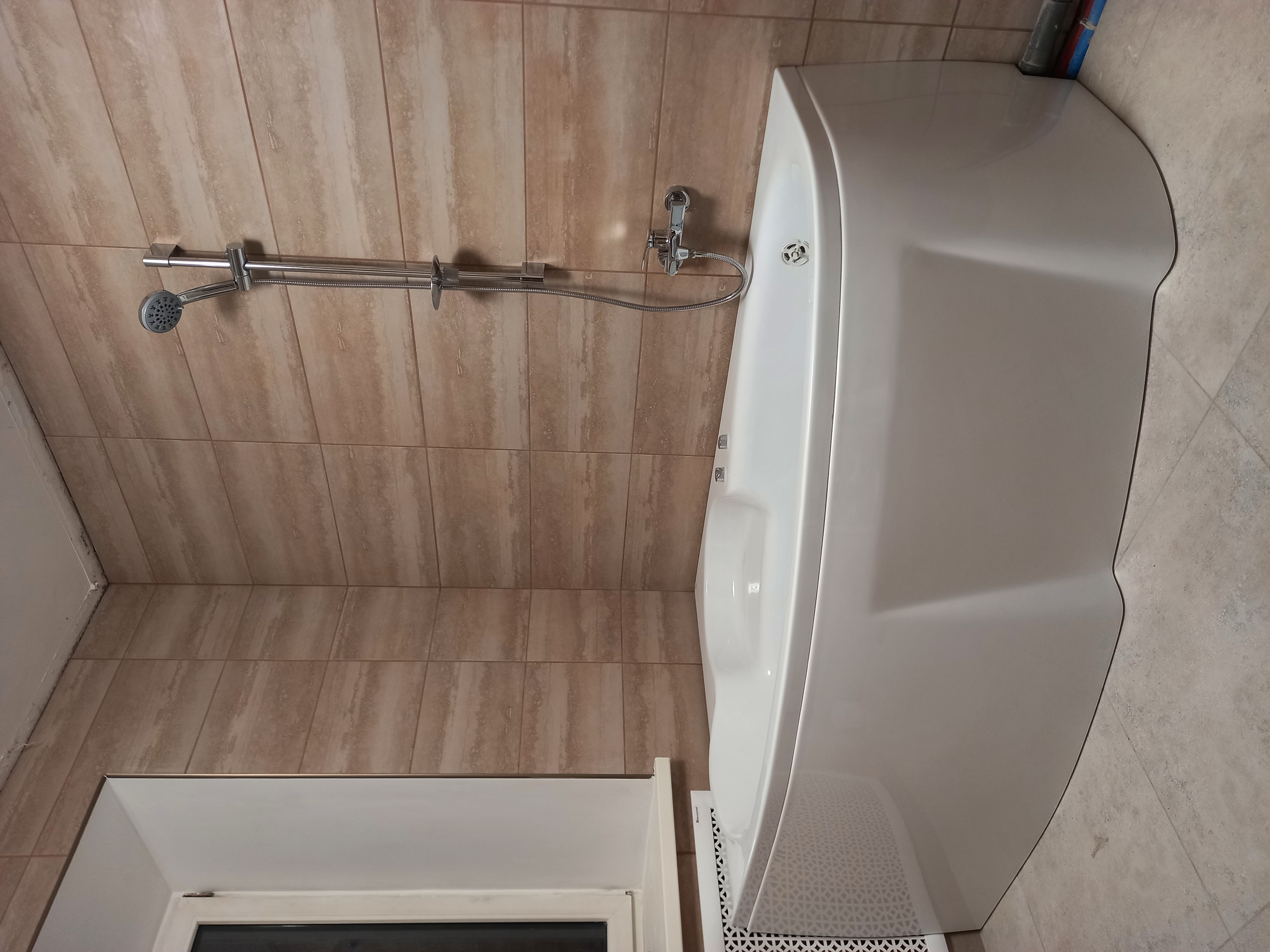Фото Монтаж джакузі