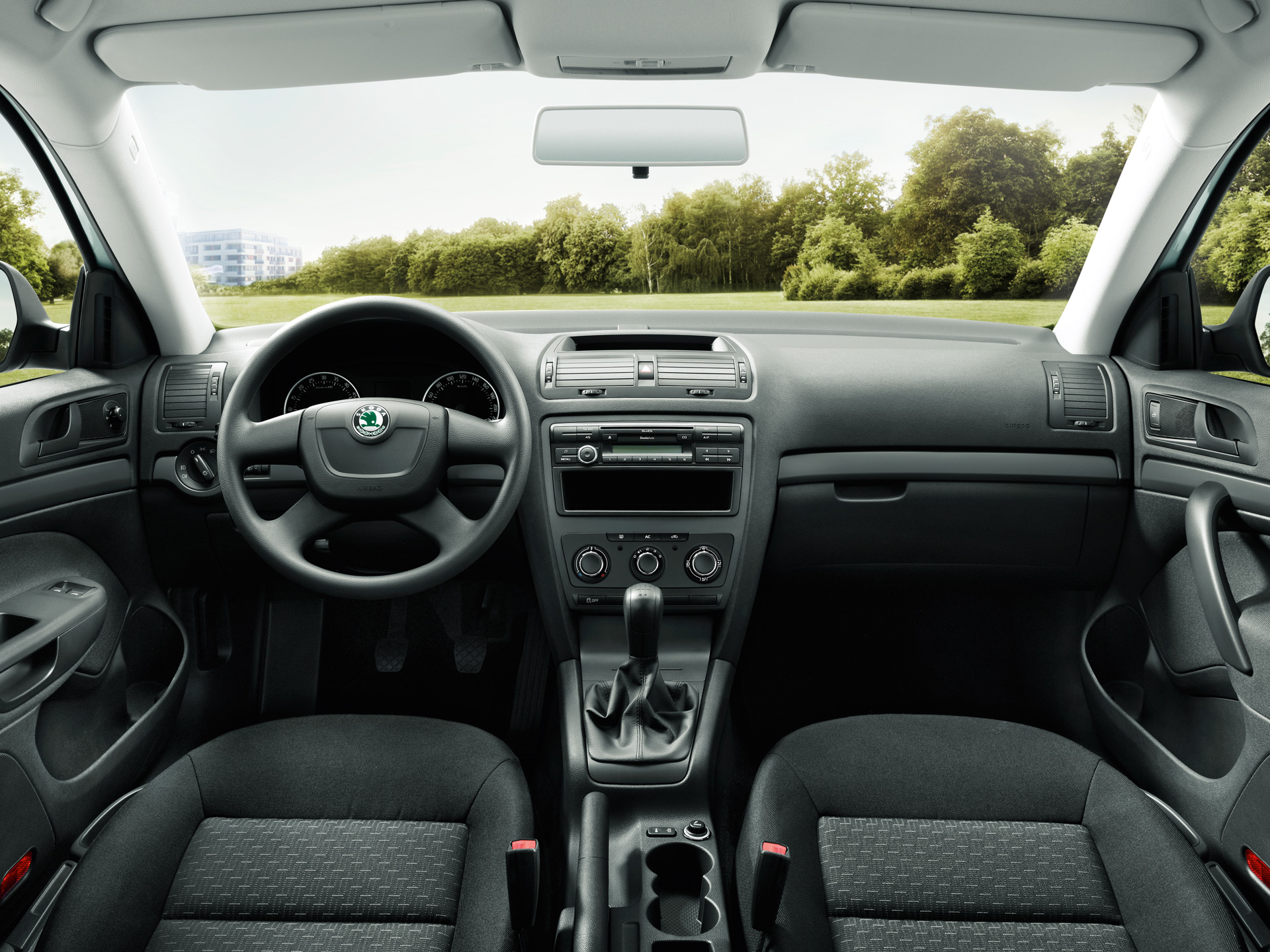 Фото Водитель Skoda Octavia 2